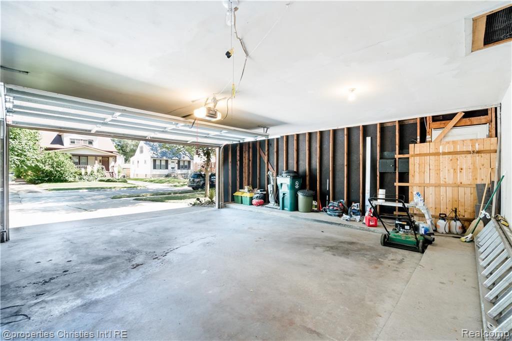 215 Woodsboro Drive