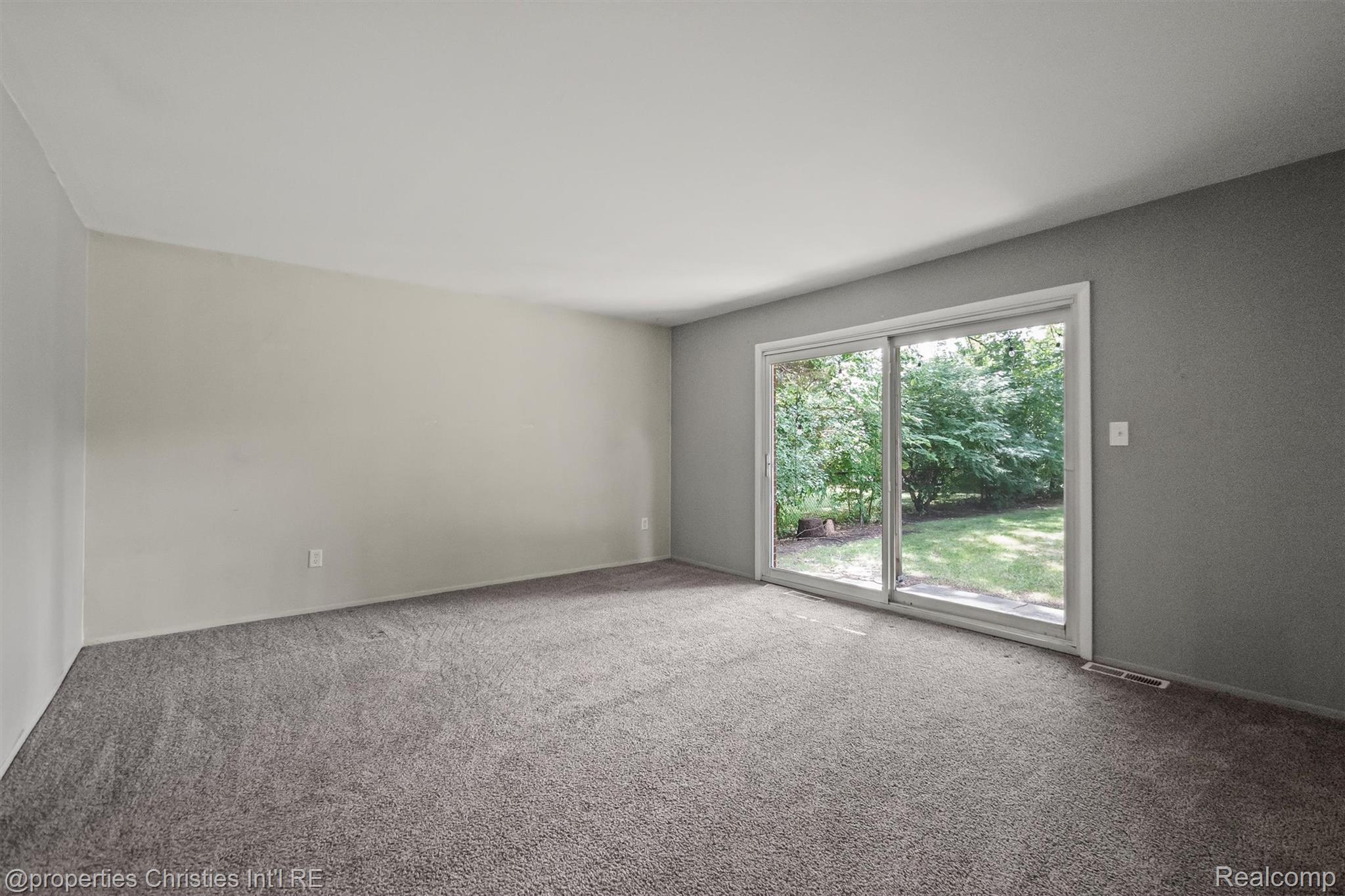 215 Woodsboro Drive