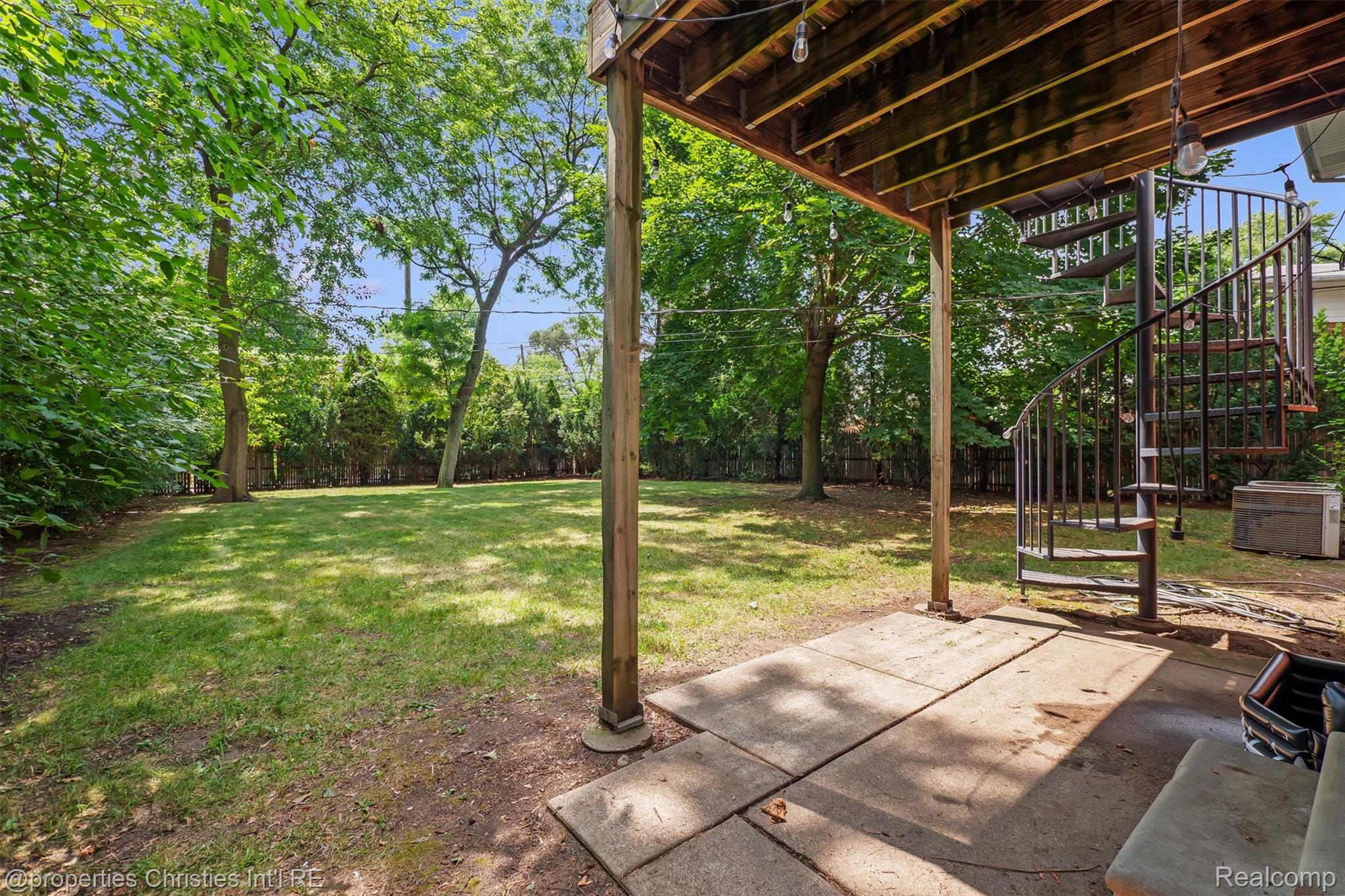 215 Woodsboro Drive