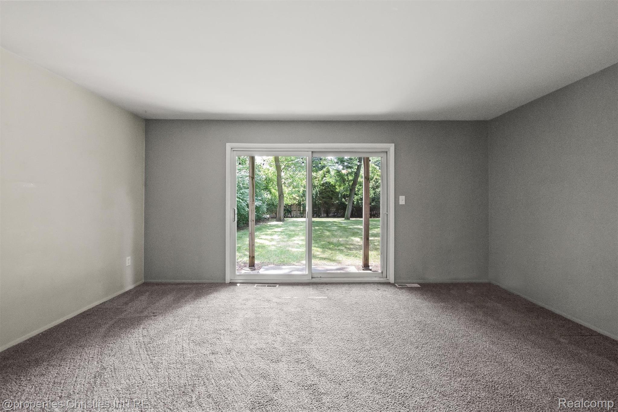 215 Woodsboro Drive