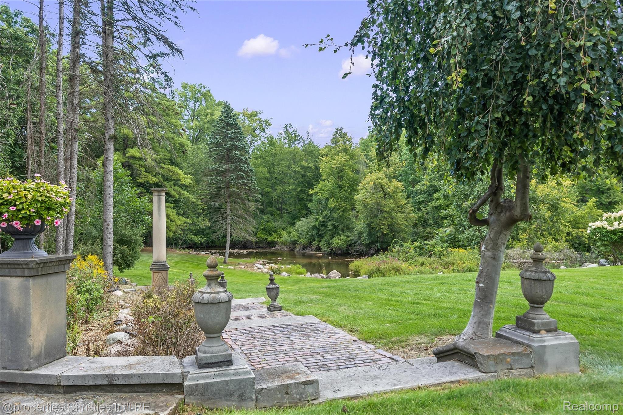 1540 Mill Race