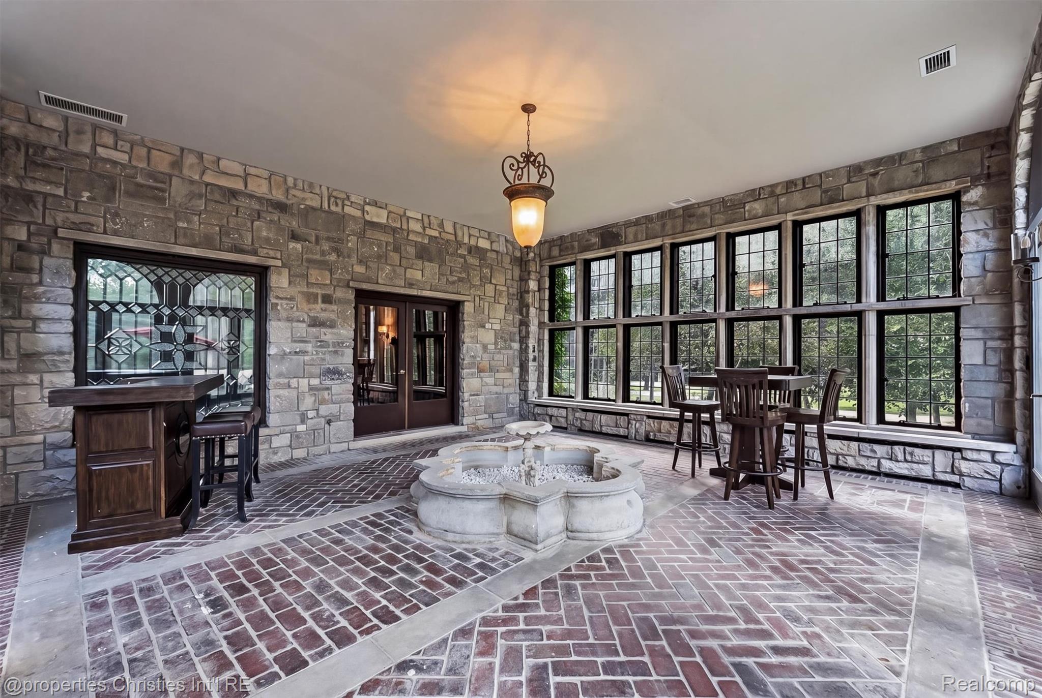 1540 Mill Race