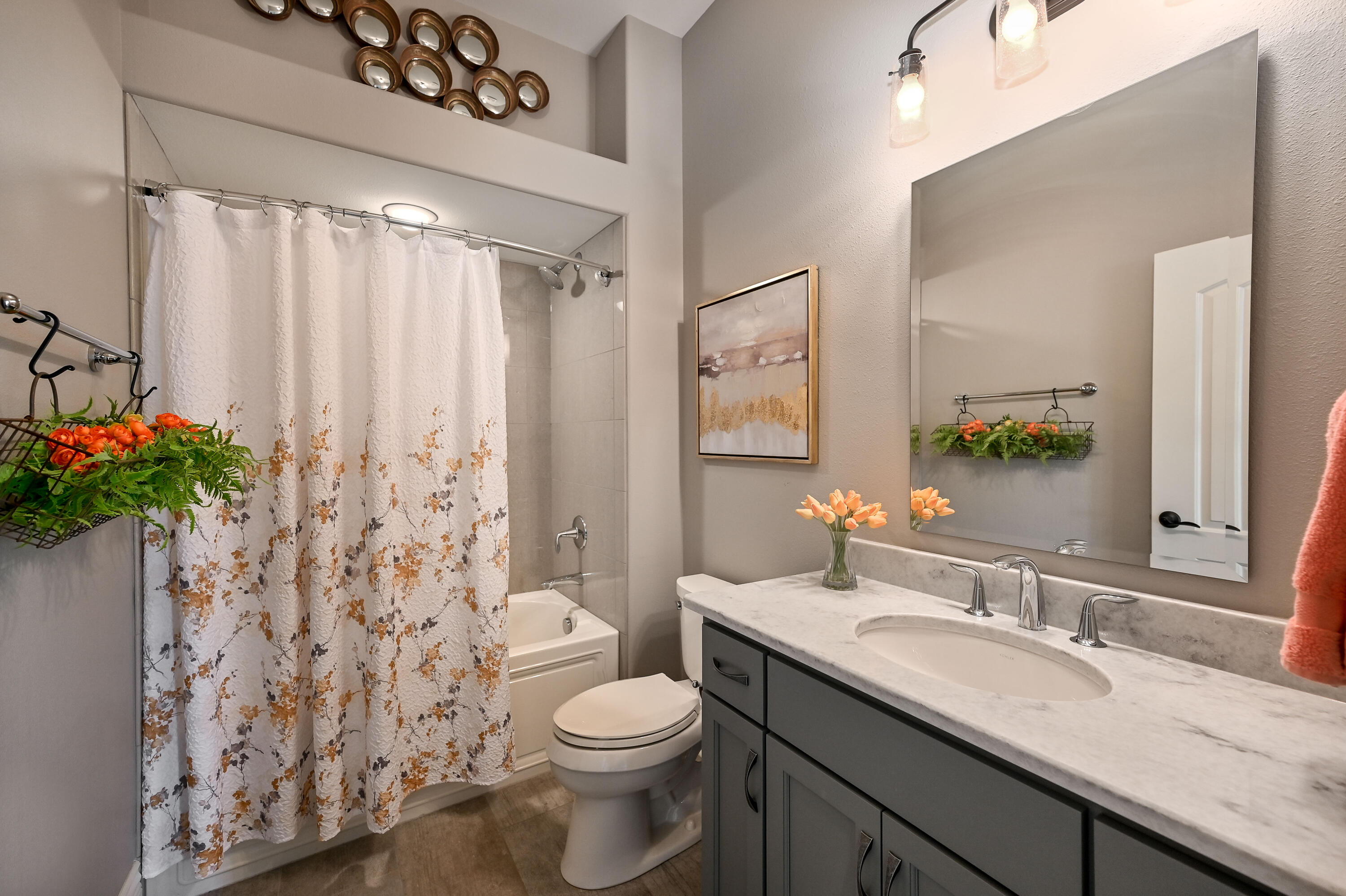 N86W4995 Covington Sq E