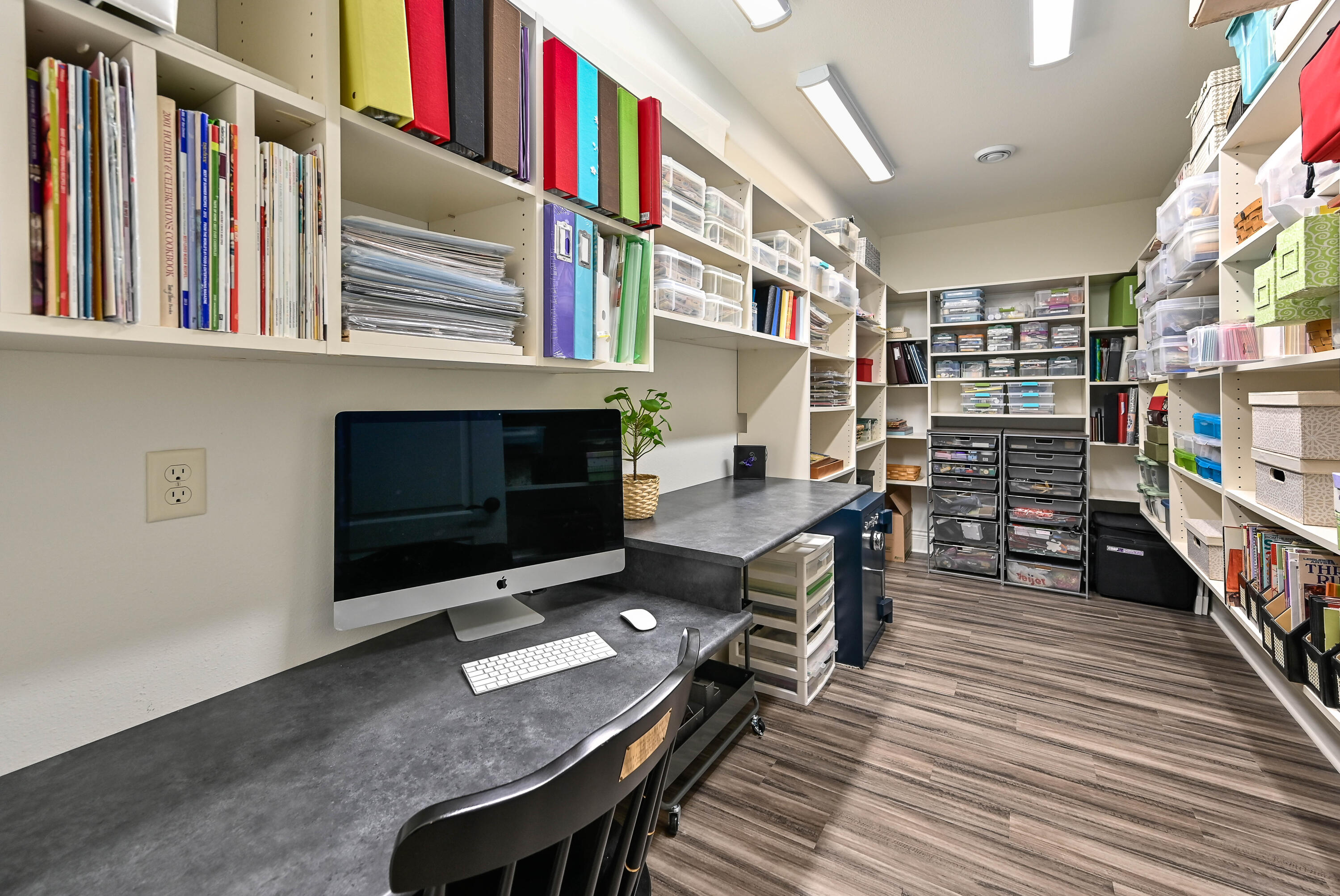 N86W4995 Covington Sq E