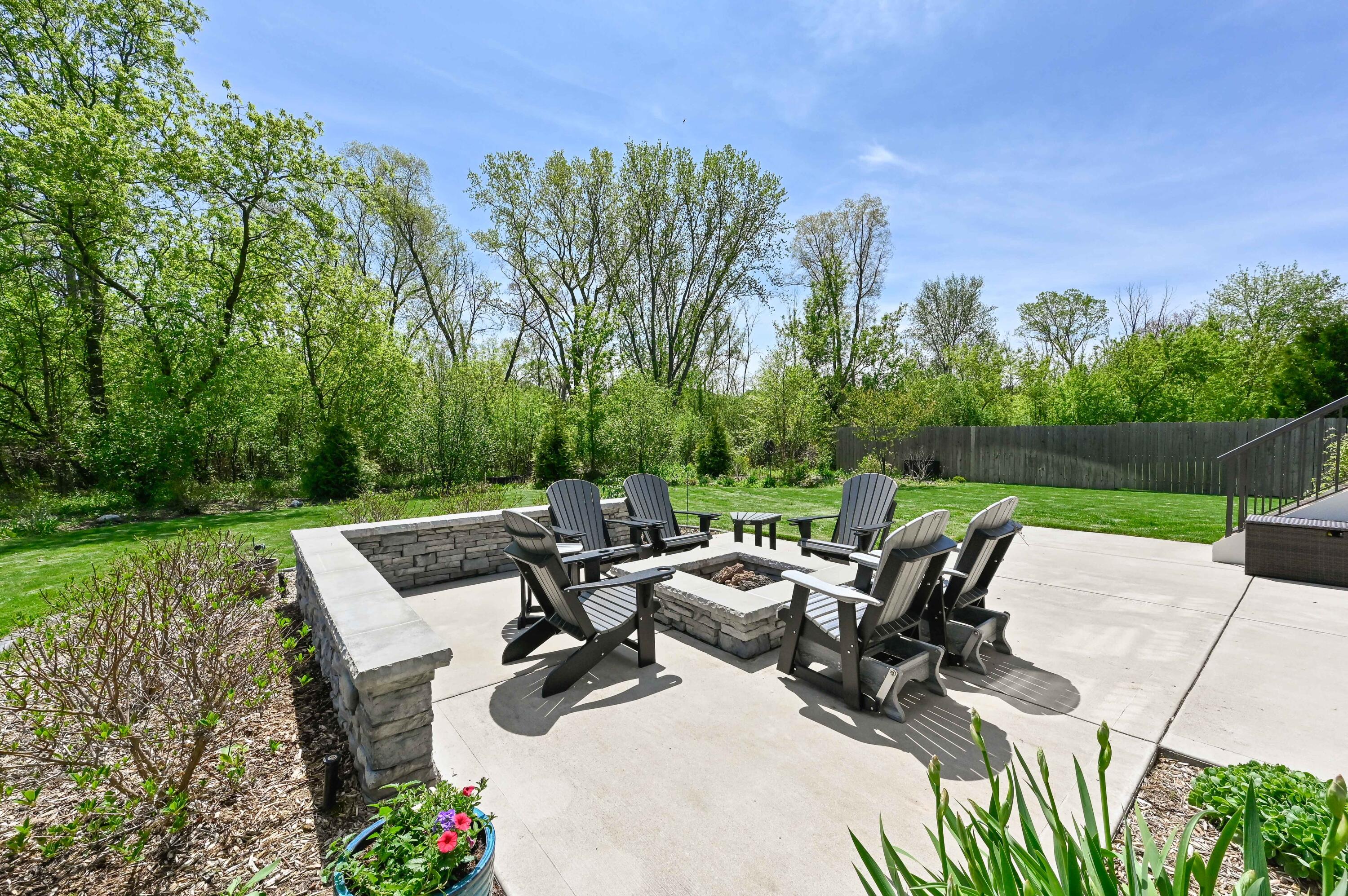 N86W4995 Covington Sq E