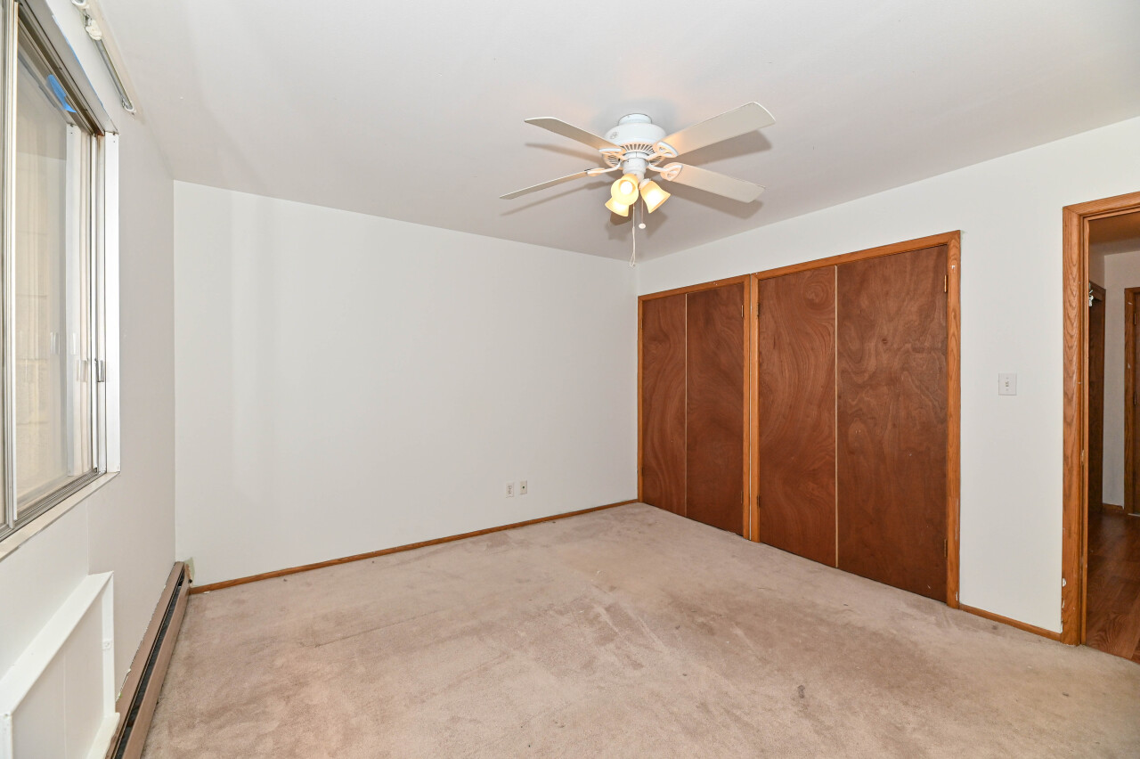 4434 N Oakland Ave