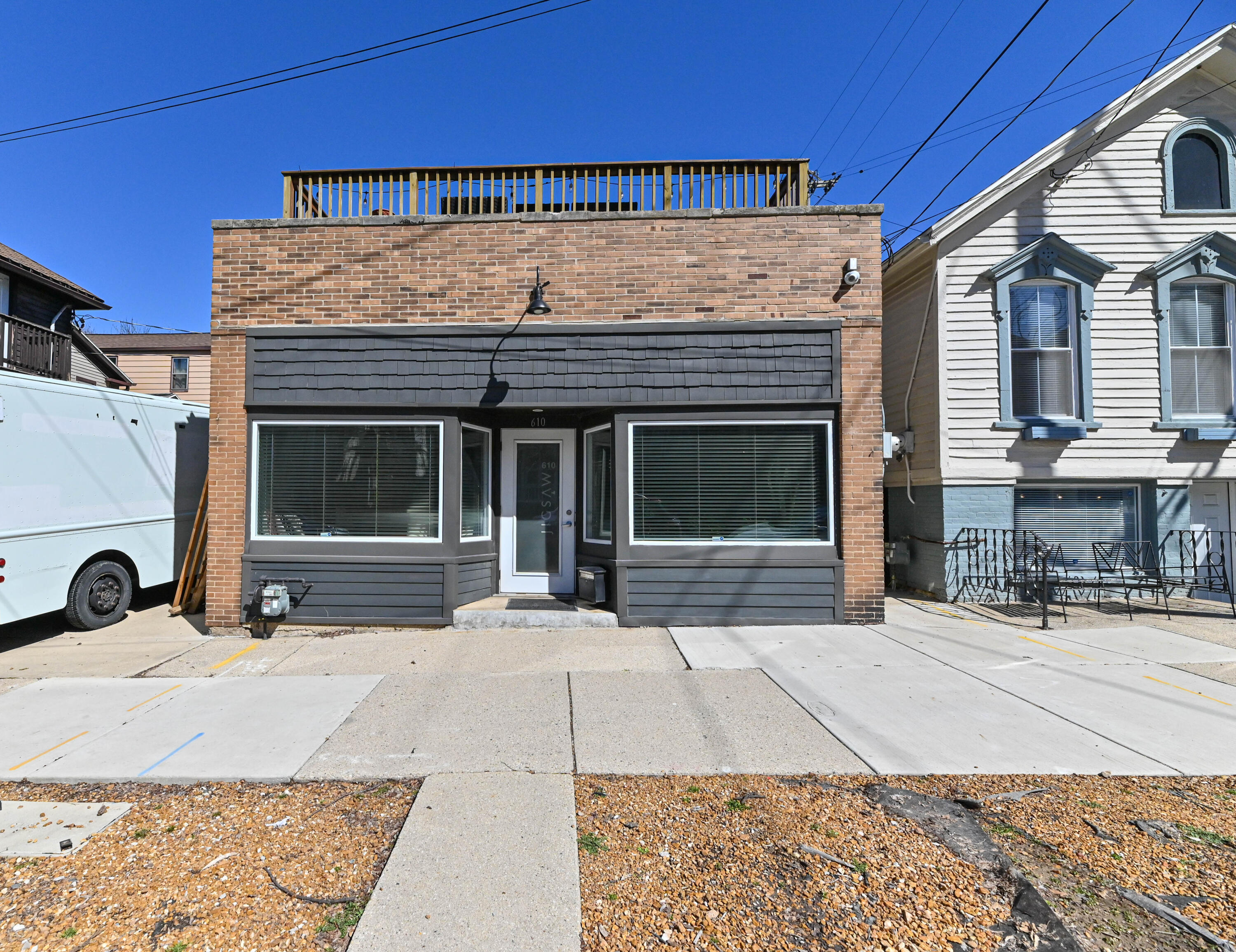 610 E Pleasant St 614