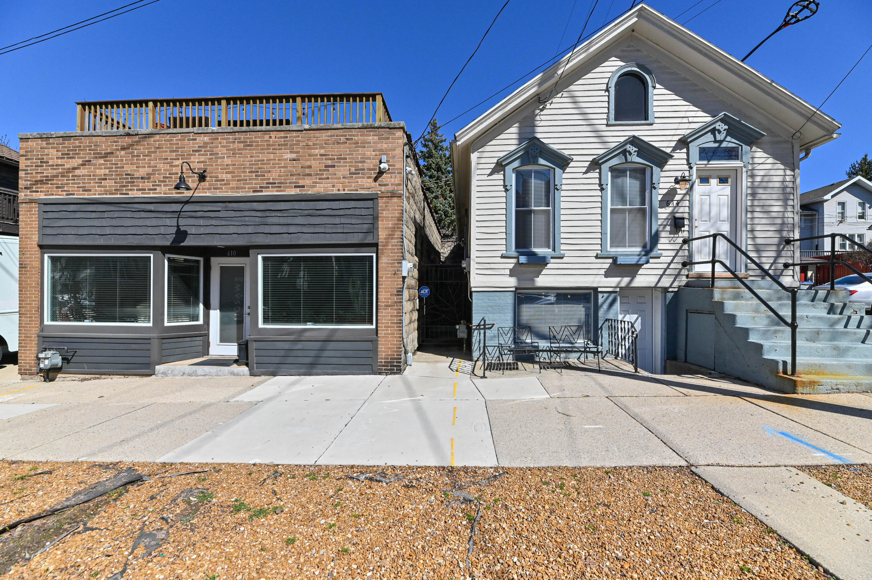 610 E Pleasant St 614