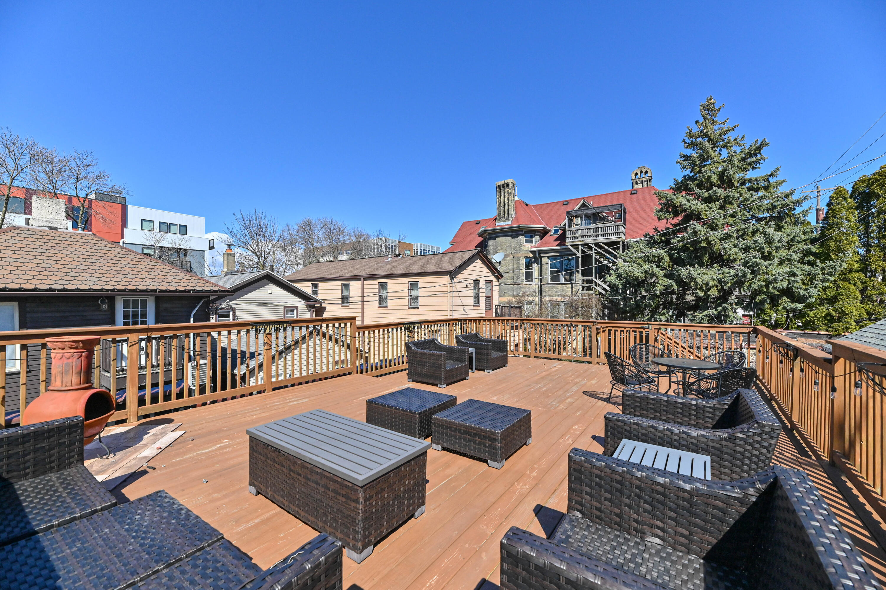 610 E Pleasant St 614
