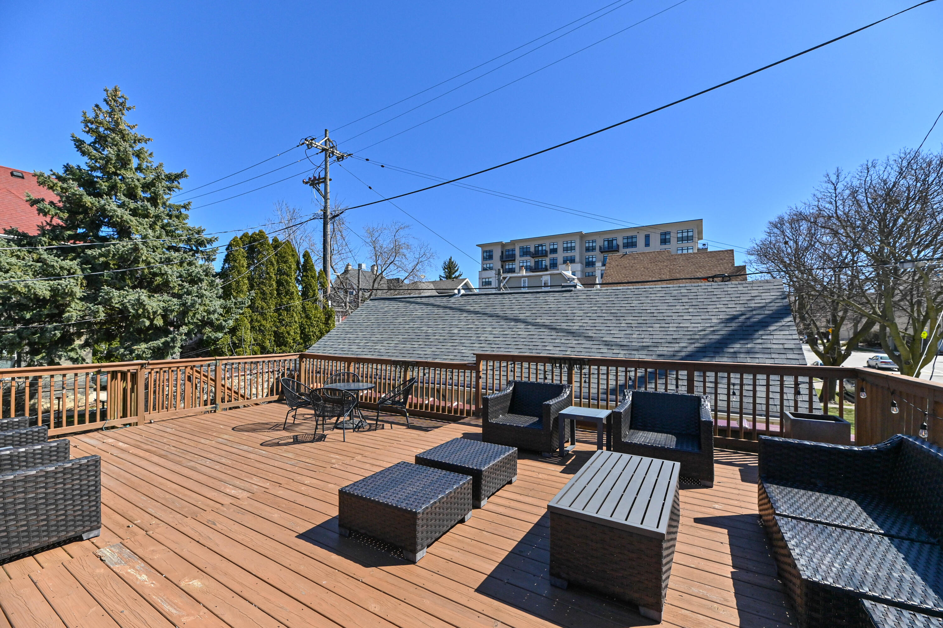 610 E Pleasant St 614