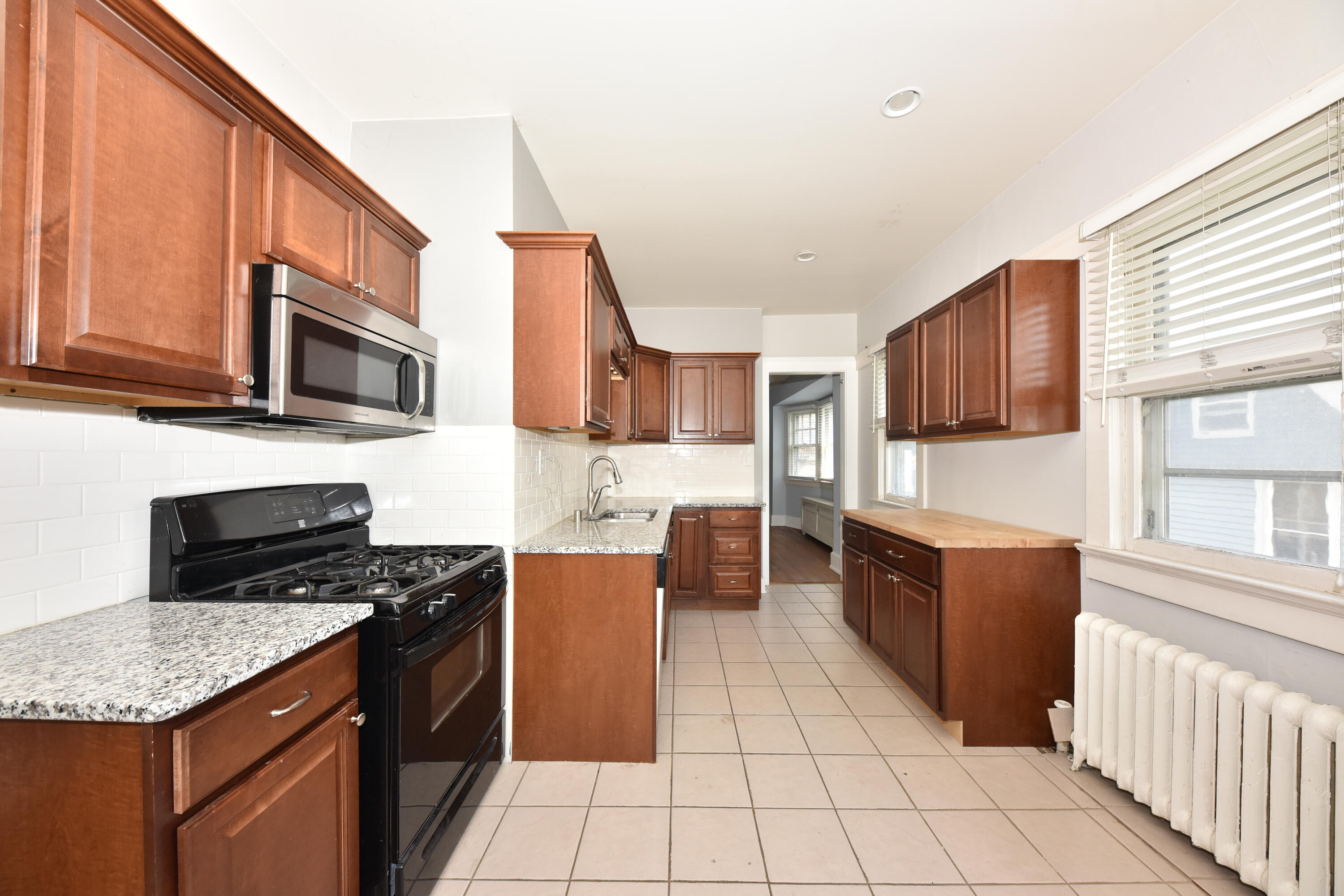 2485 N Maryland Ave 2487