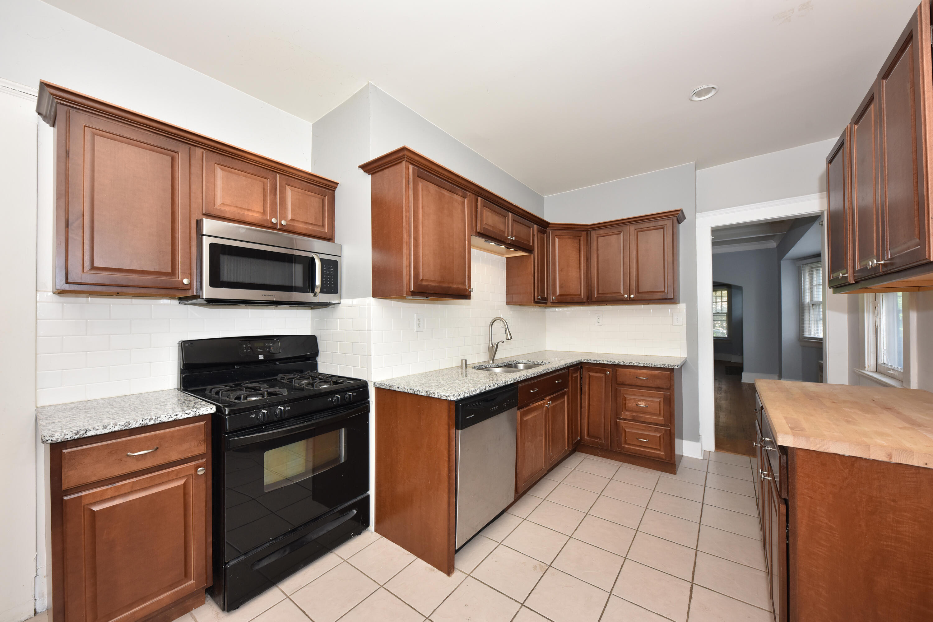 2485 N Maryland Ave 2487