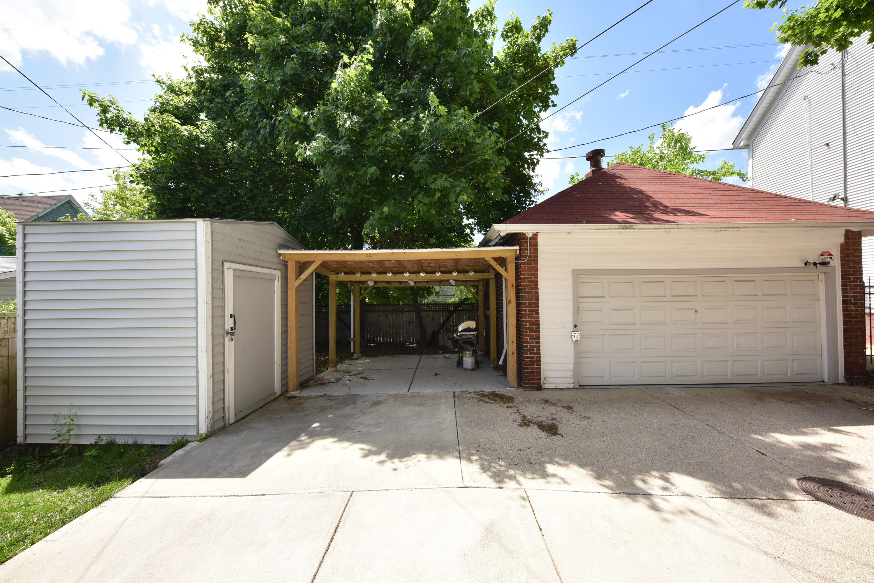 2485 N Maryland Ave 2487