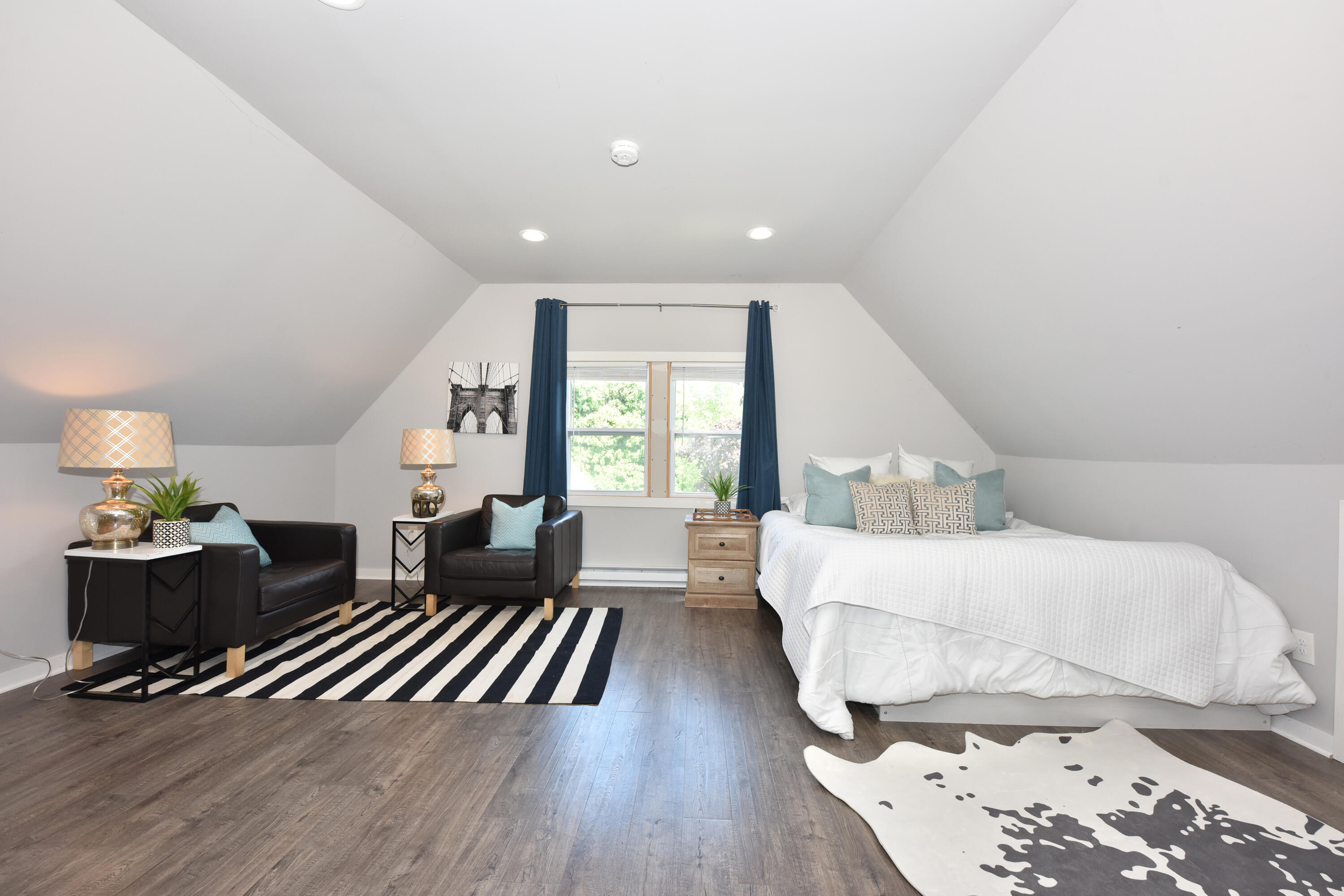 2485 N Maryland Ave 2487