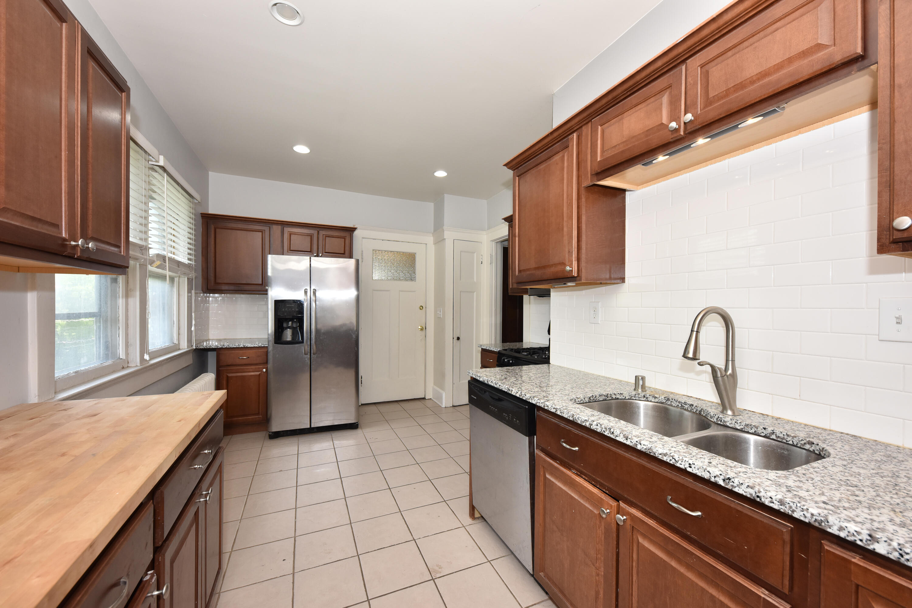 2485 N Maryland Ave 2487