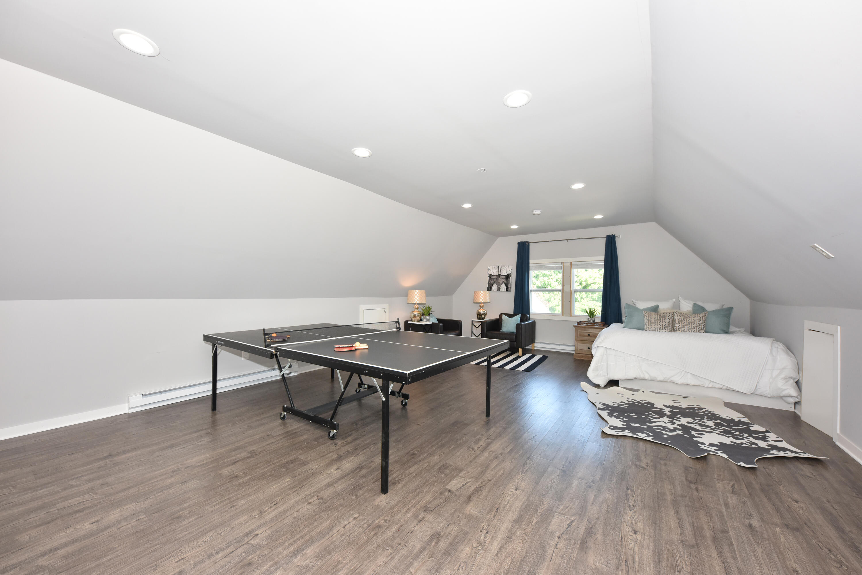 2485 N Maryland Ave 2487