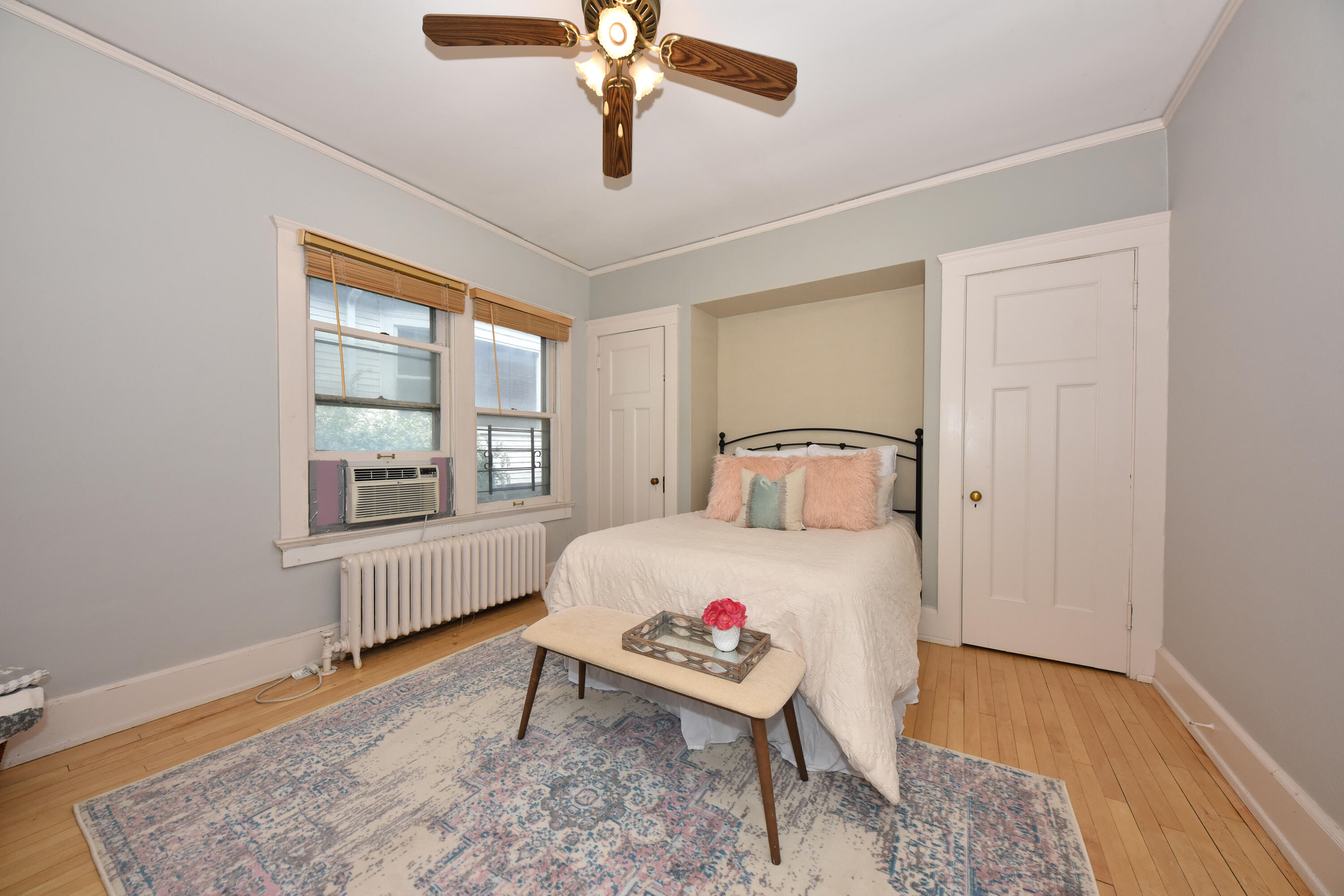 2485 N Maryland Ave 2487