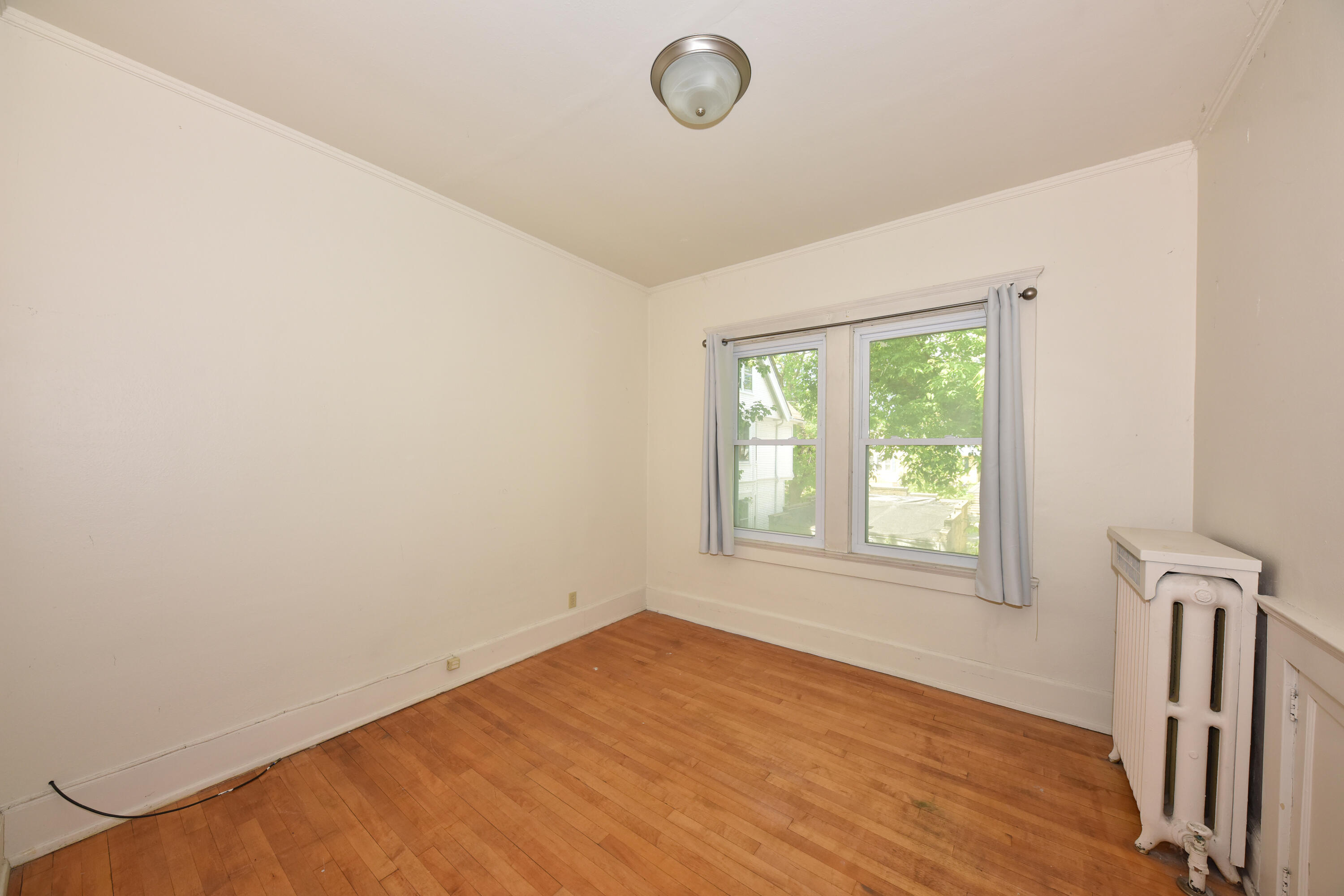 2485 N Maryland Ave 2487