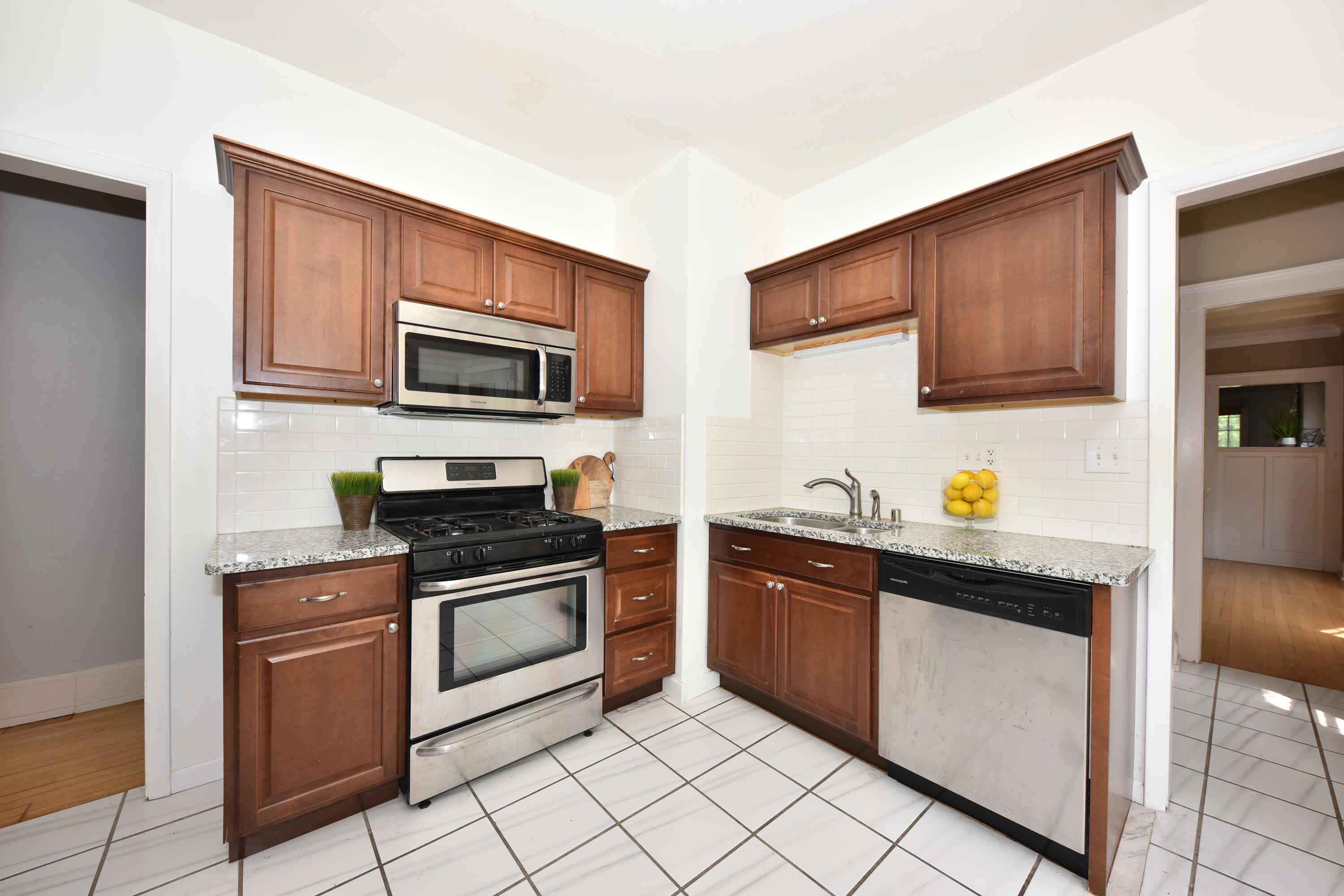 2485 N Maryland Ave 2487