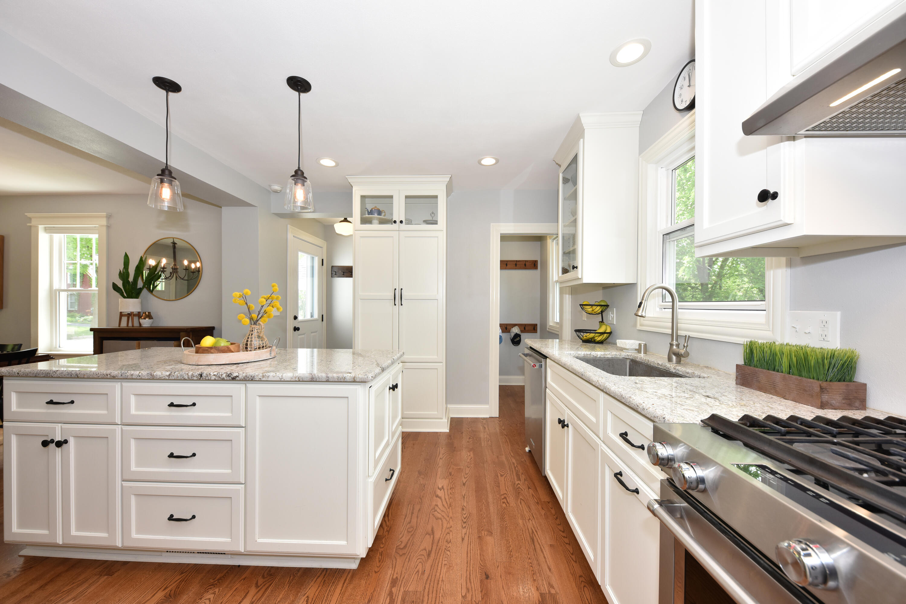 W62N679 Riveredge Dr