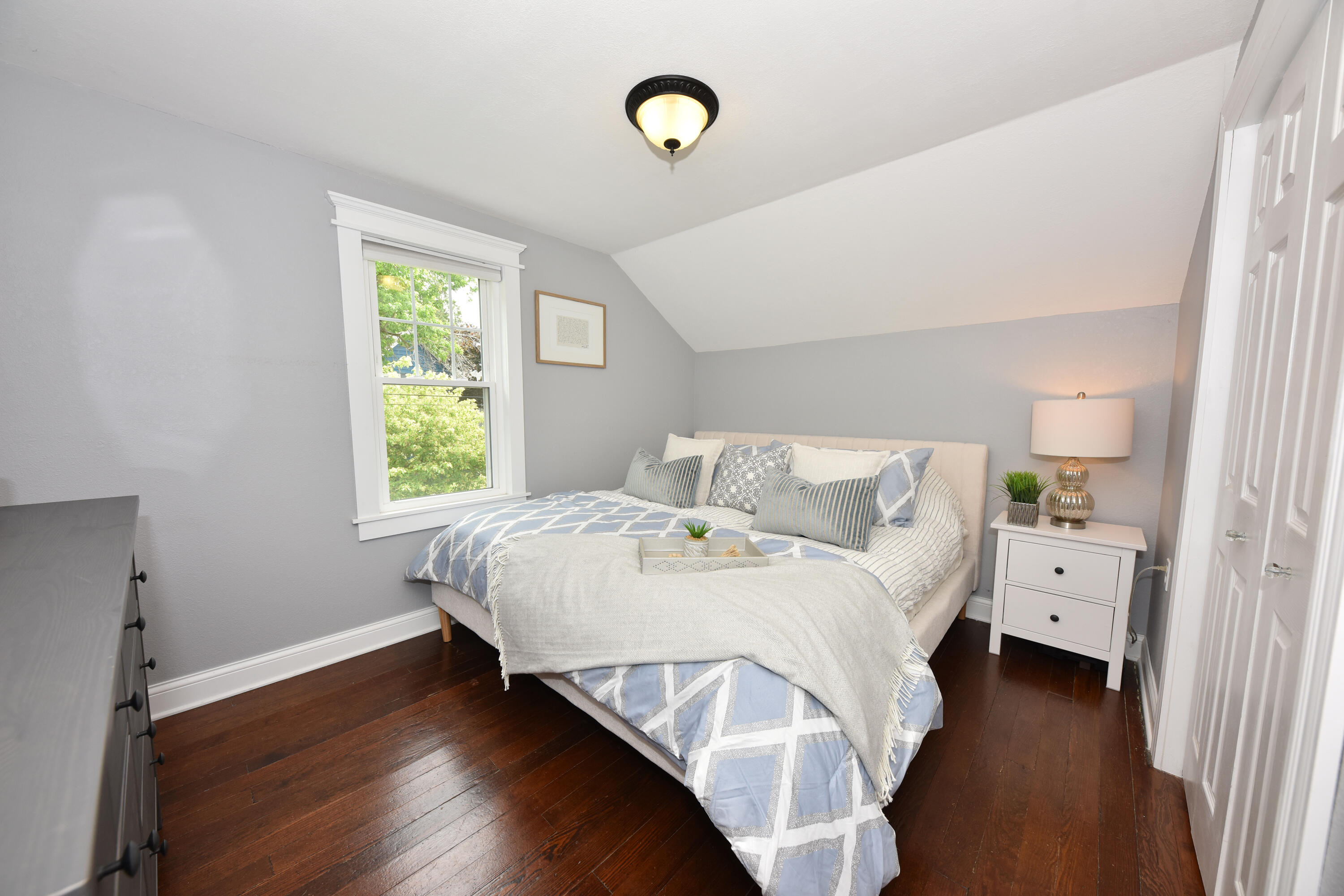 W62N679 Riveredge Dr