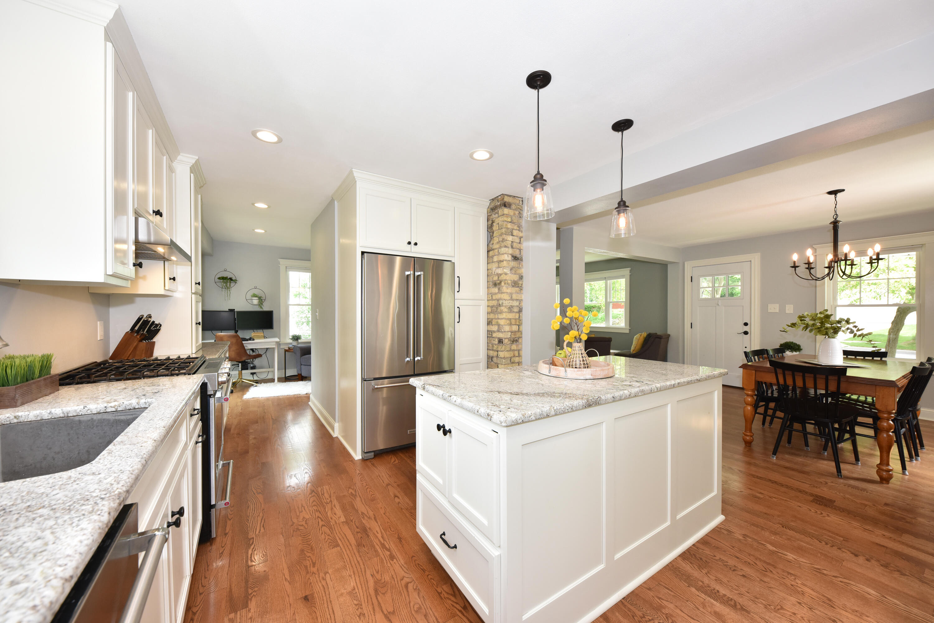 W62N679 Riveredge Dr