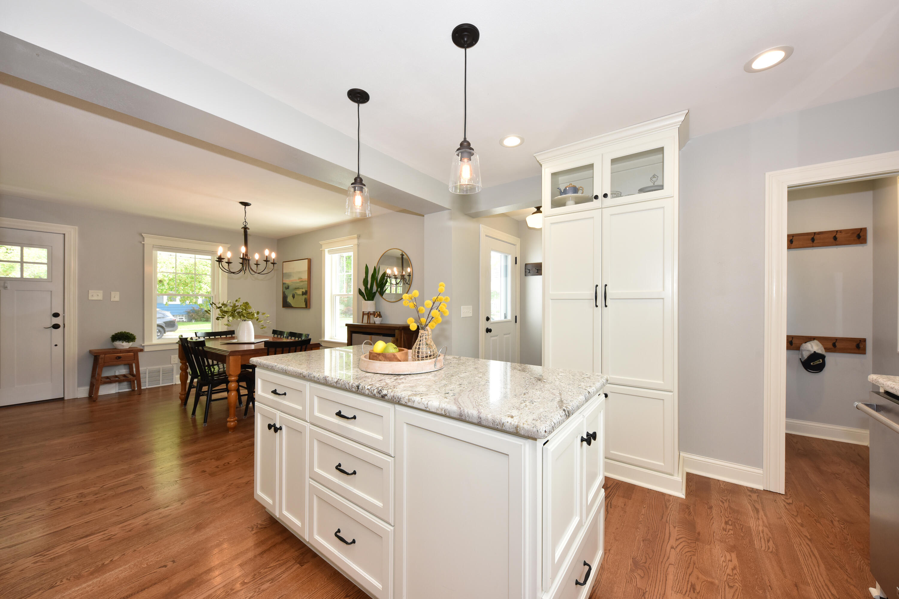 W62N679 Riveredge Dr