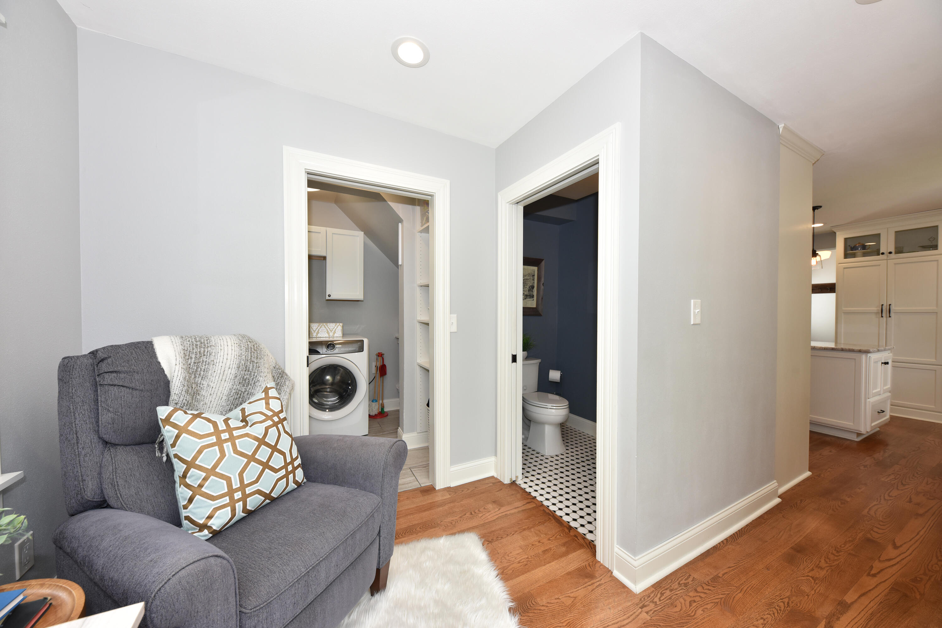 W62N679 Riveredge Dr