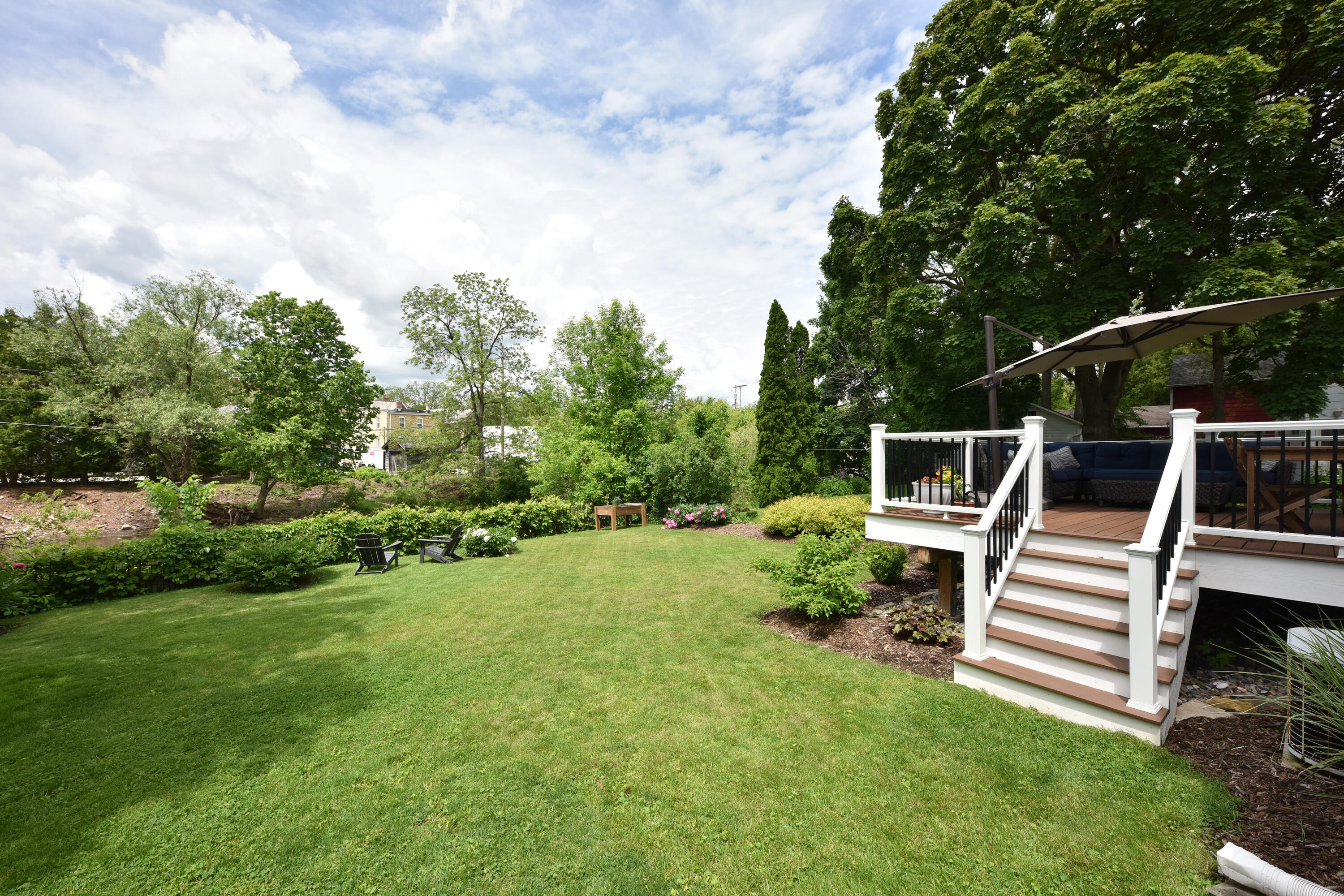 W62N679 Riveredge Dr