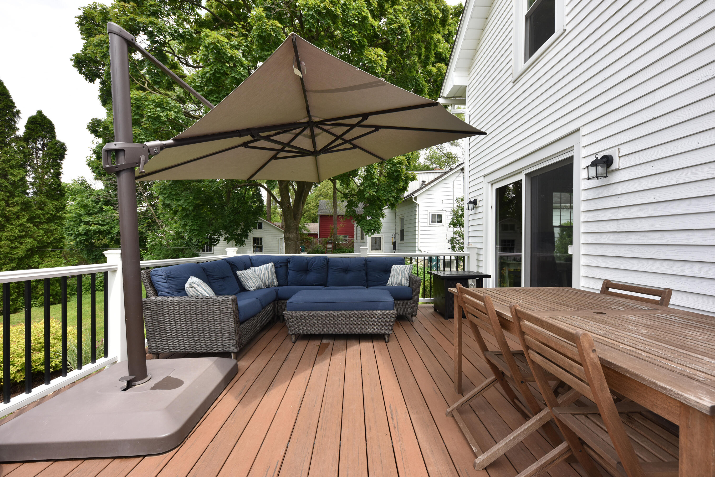 W62N679 Riveredge Dr