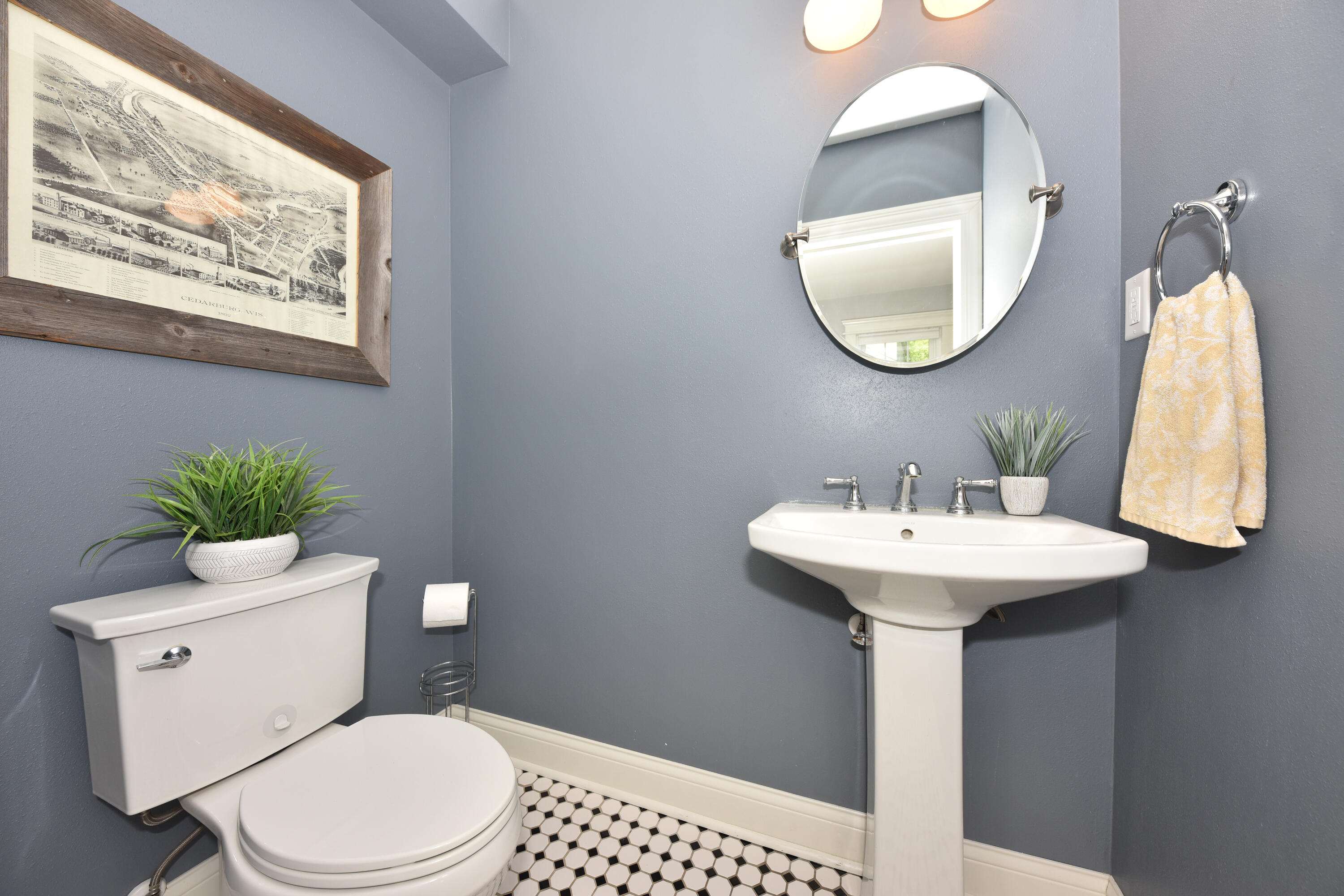 W62N679 Riveredge Dr