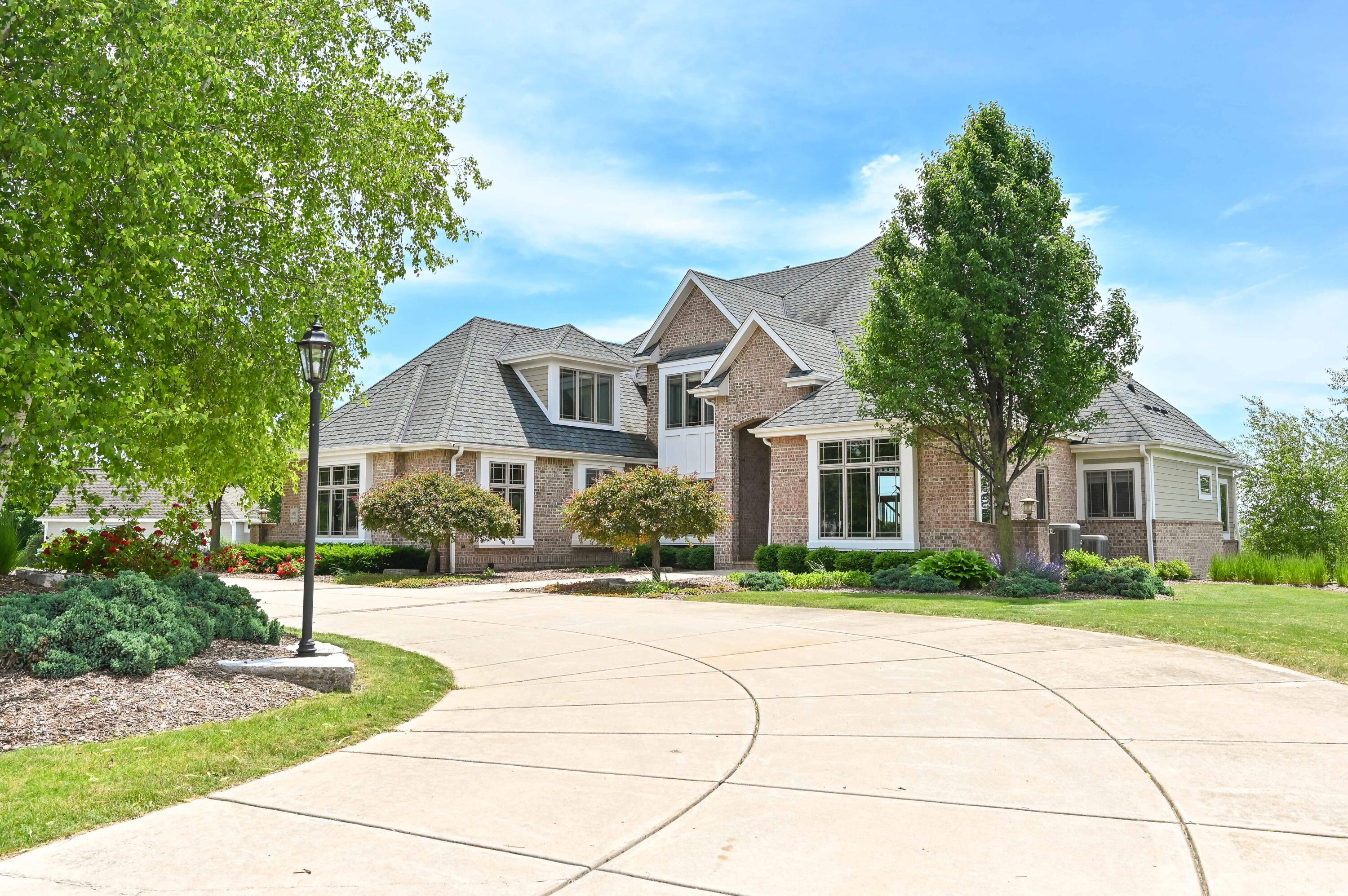 6925 W Oakview Ct