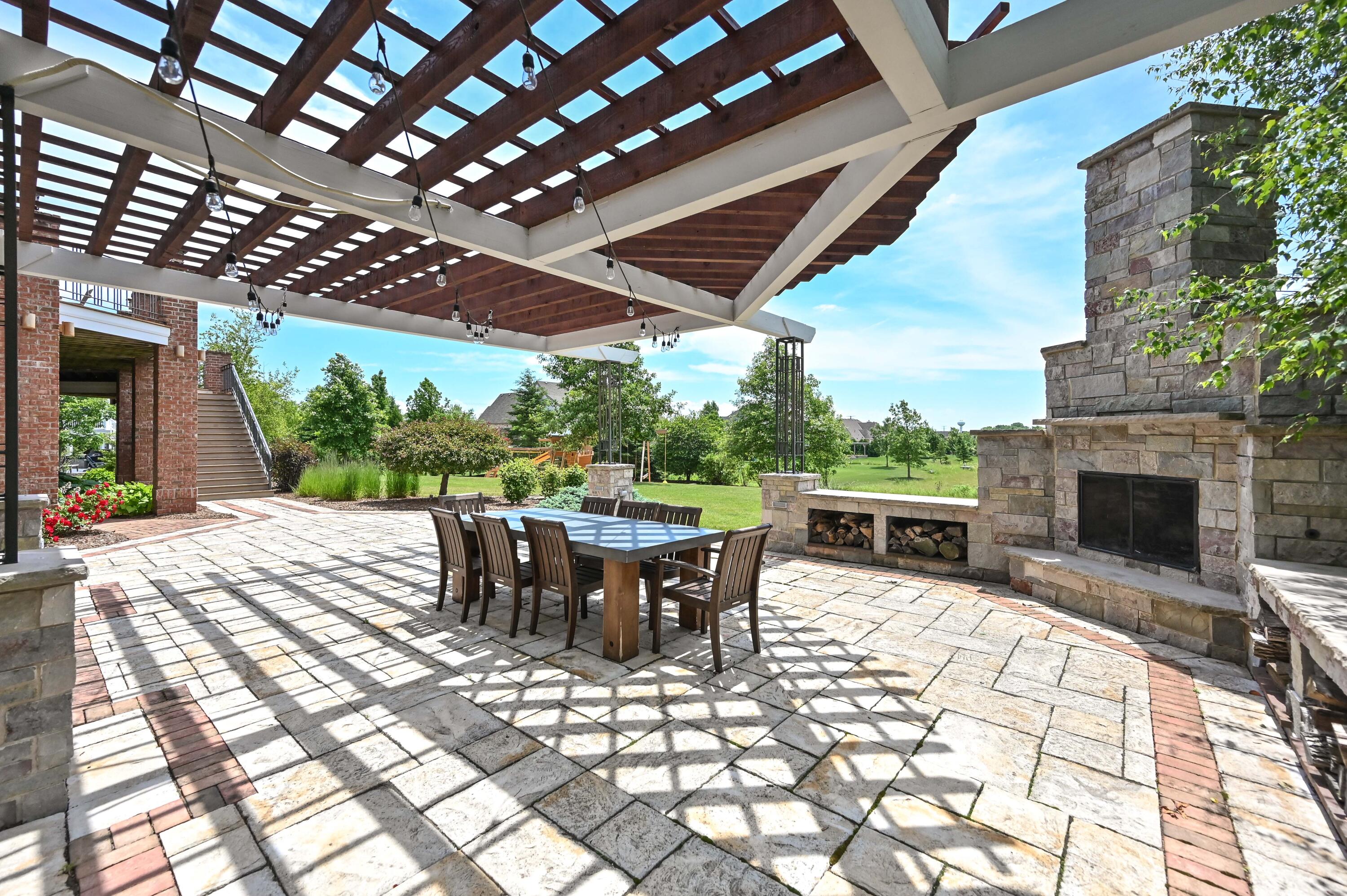 6925 W Oakview Ct