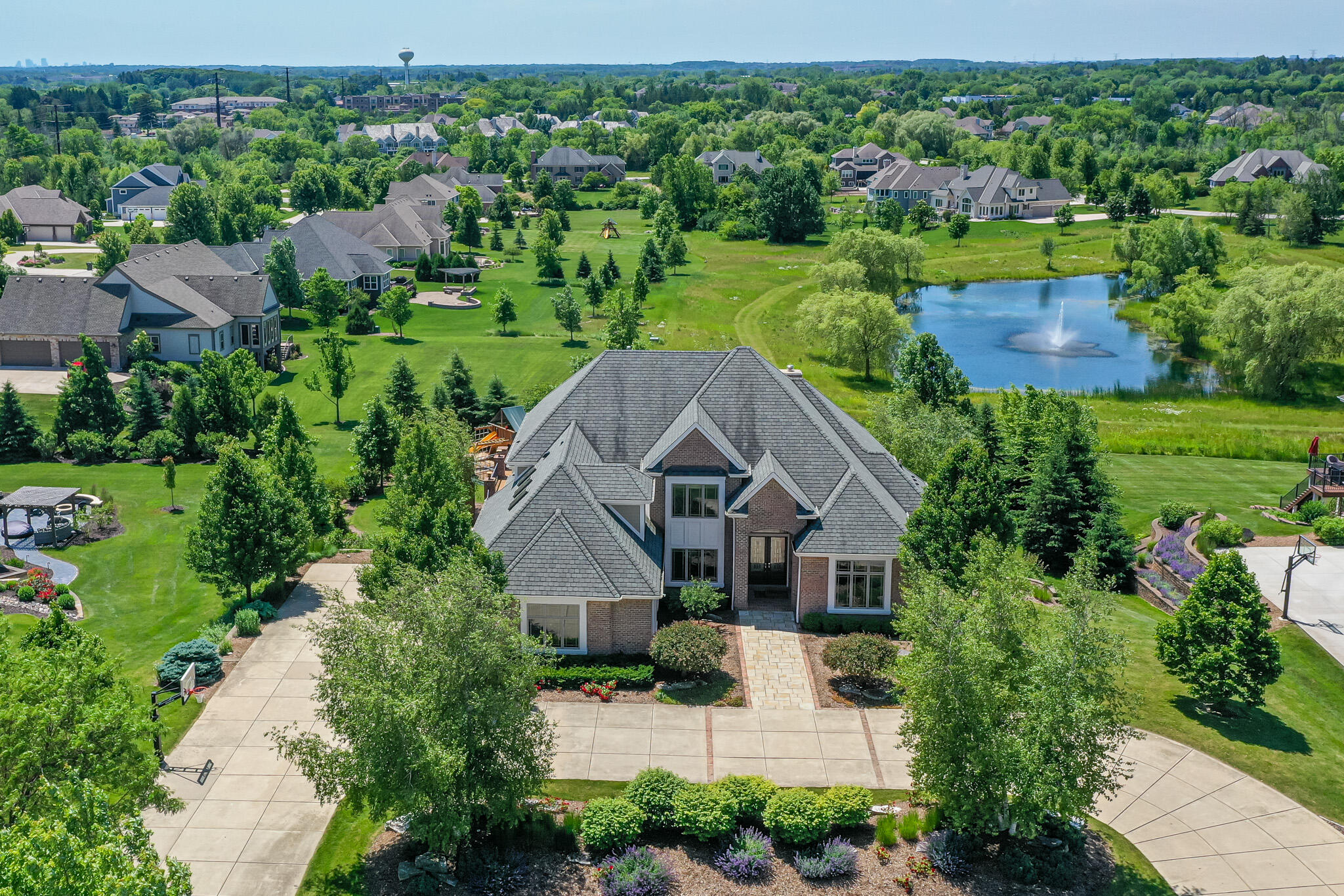 6925 W Oakview Ct