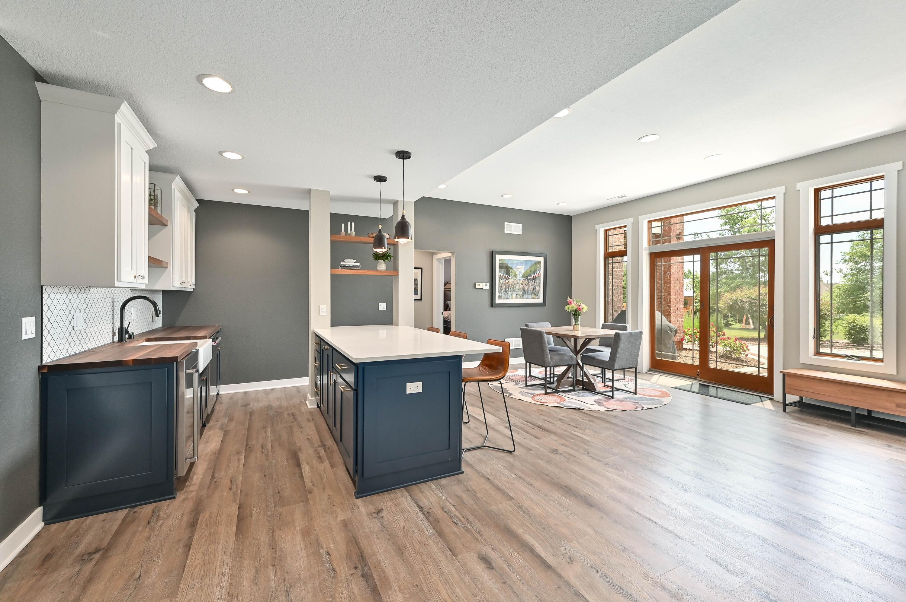 6925 W Oakview Ct
