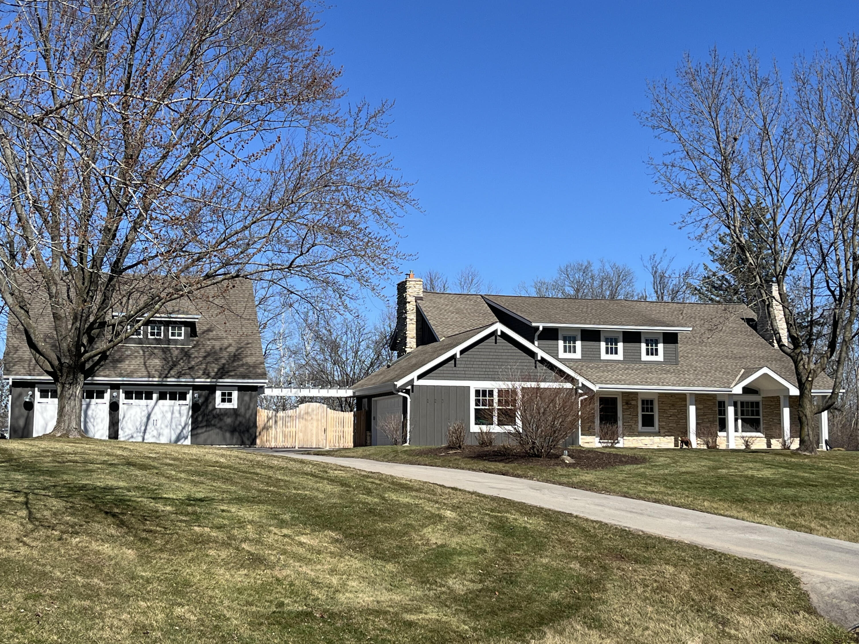 223 Aqua View Dr