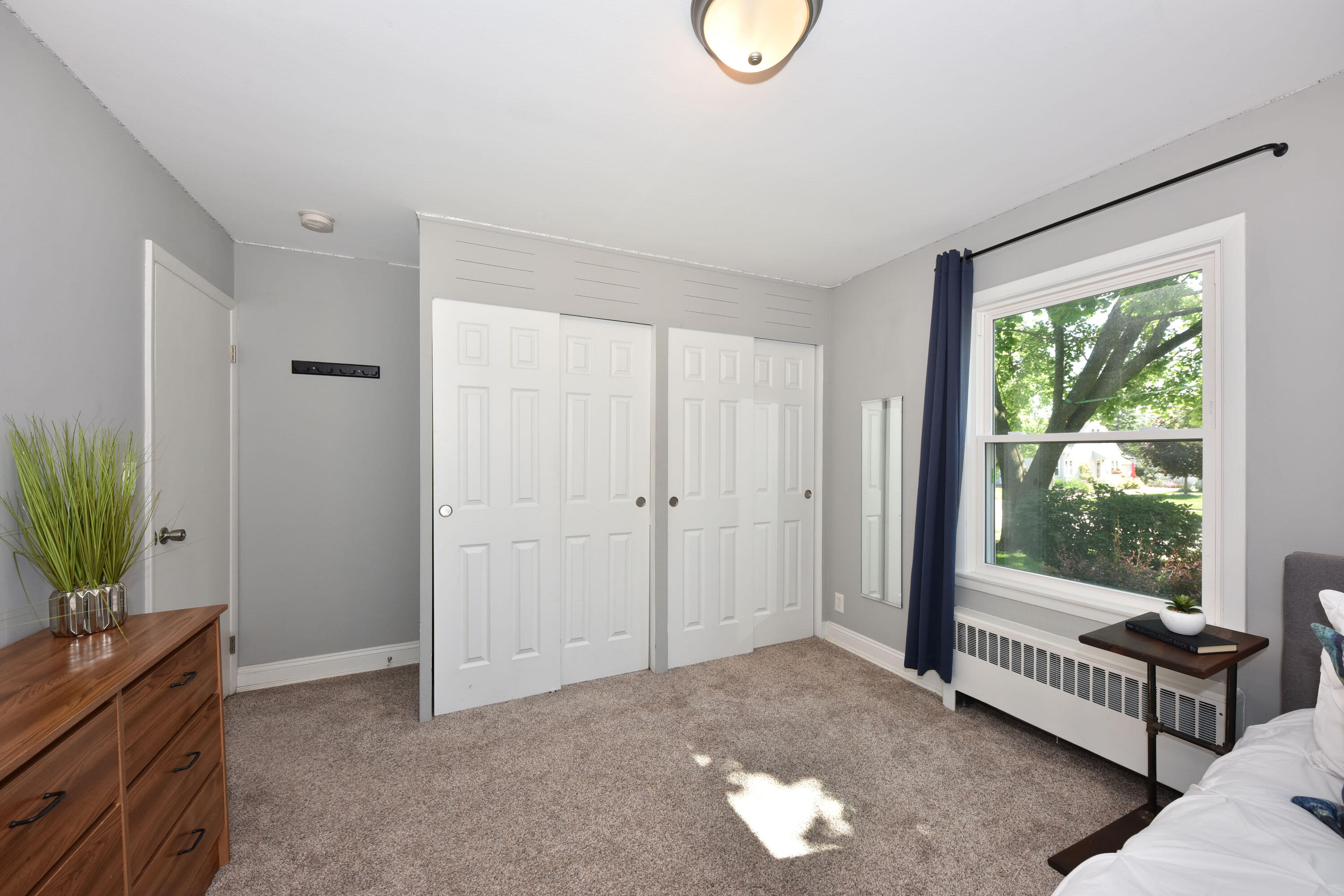 1041 7th Ave