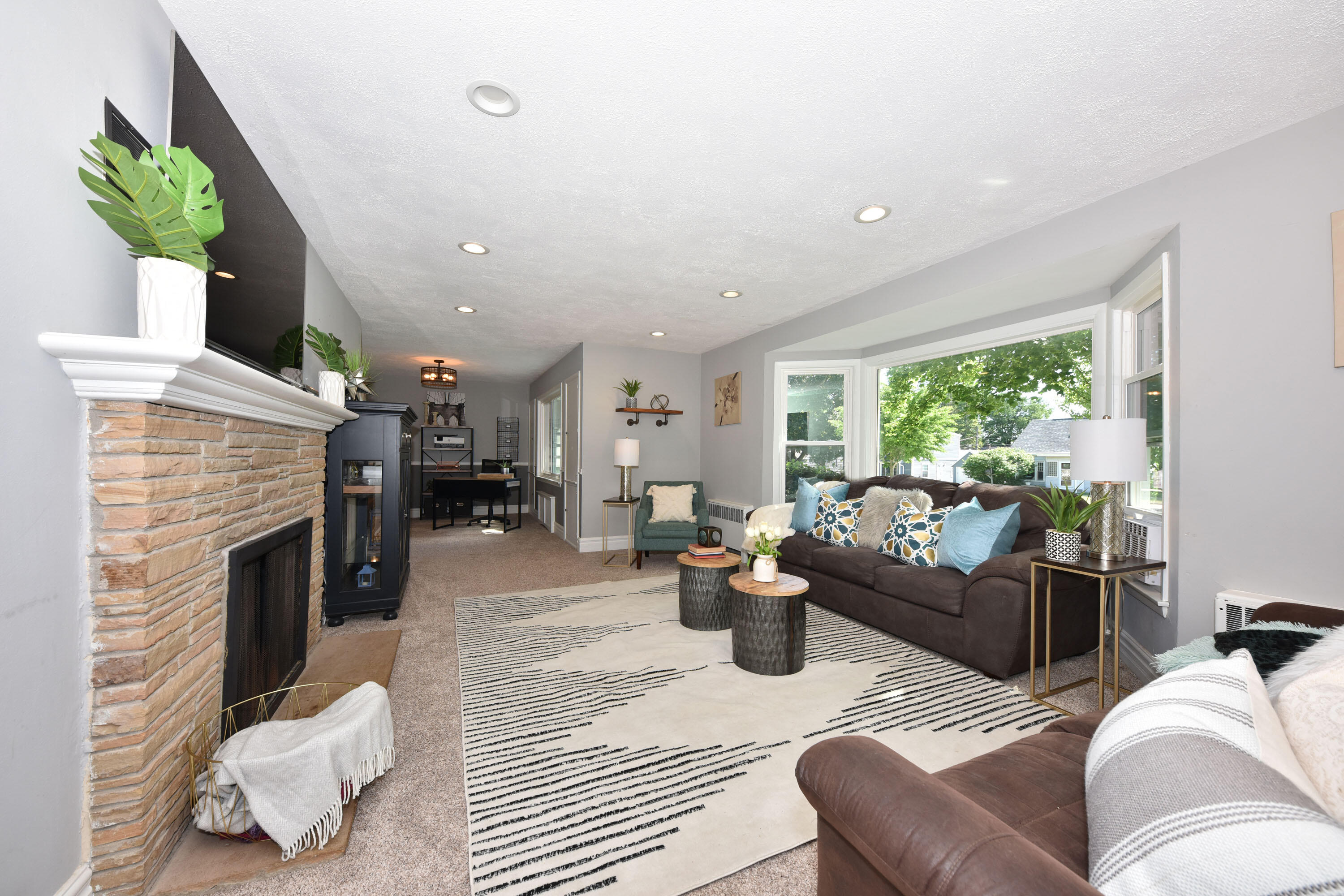 1041 7th Ave