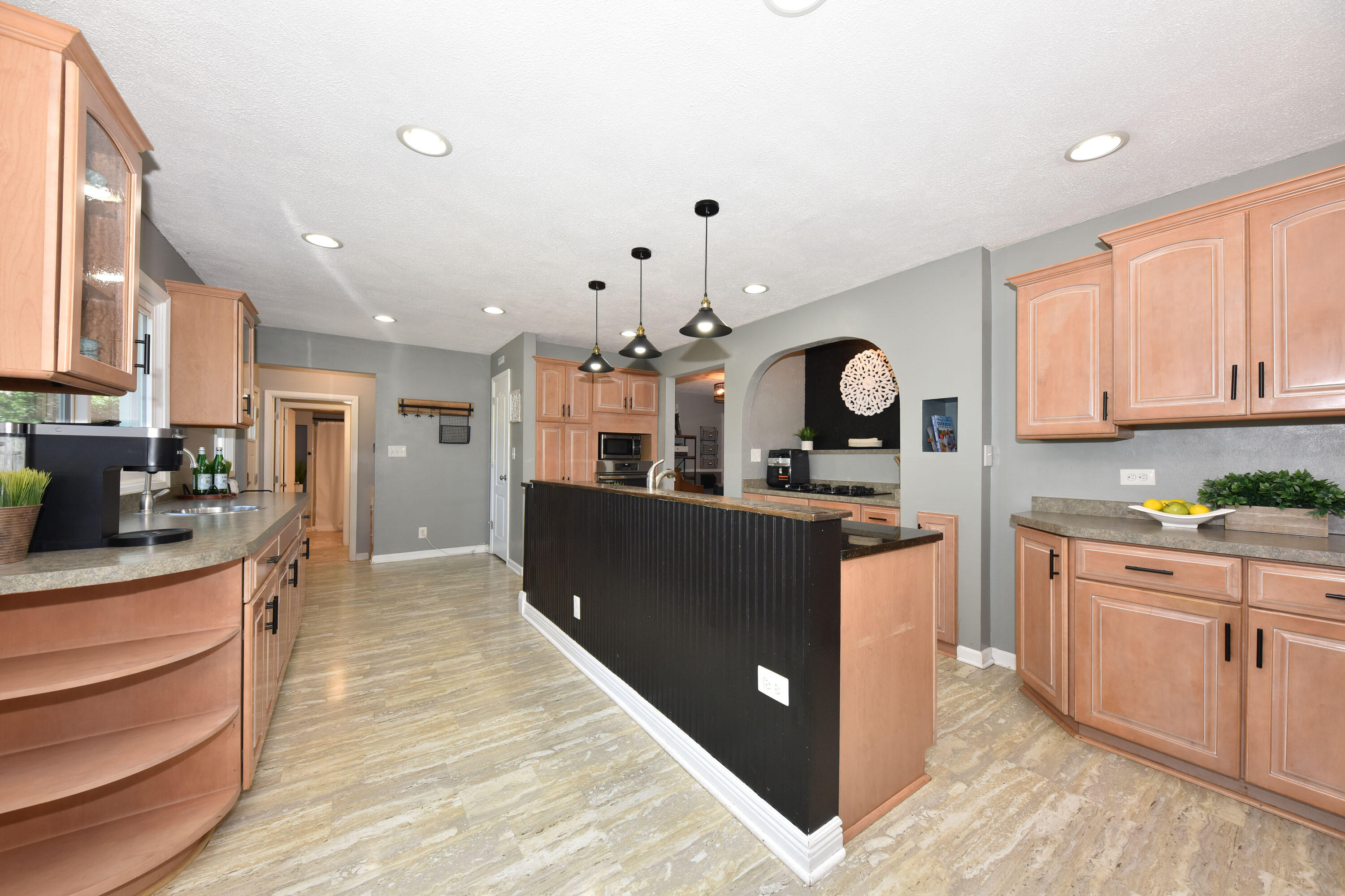 1041 7th Ave