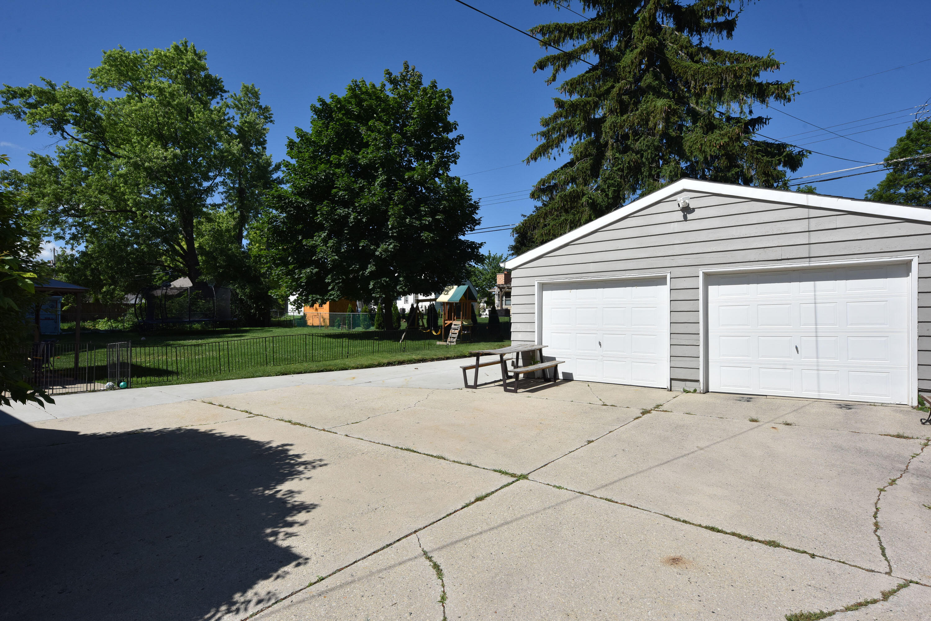 1041 7th Ave