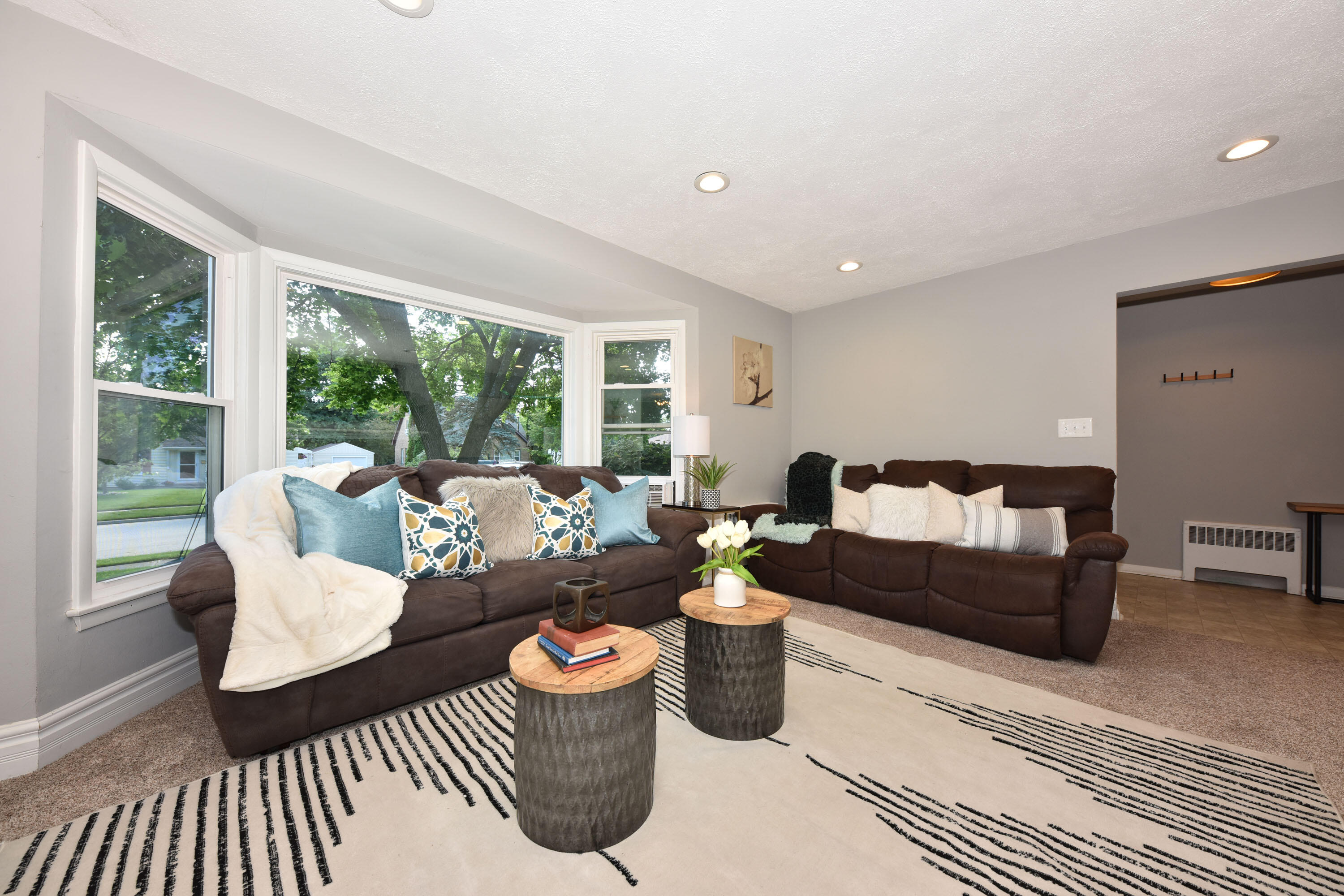 1041 7th Ave