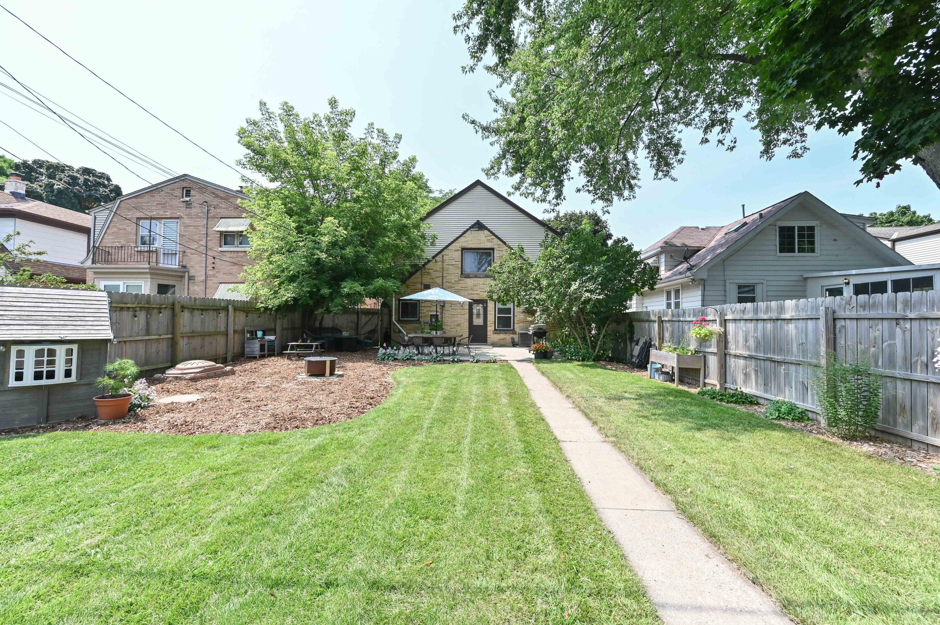 3826 S Austin St