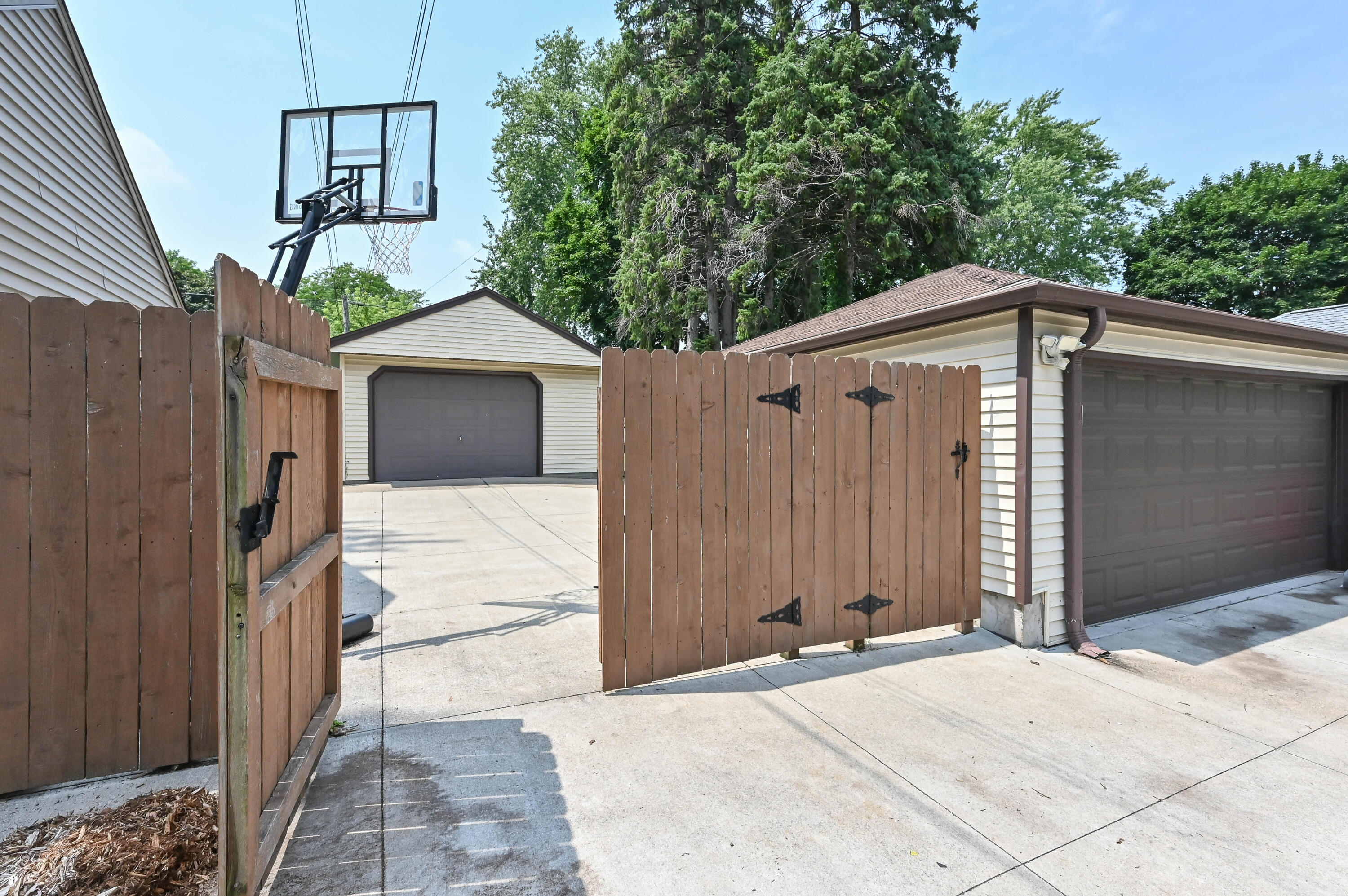 3826 S Austin St