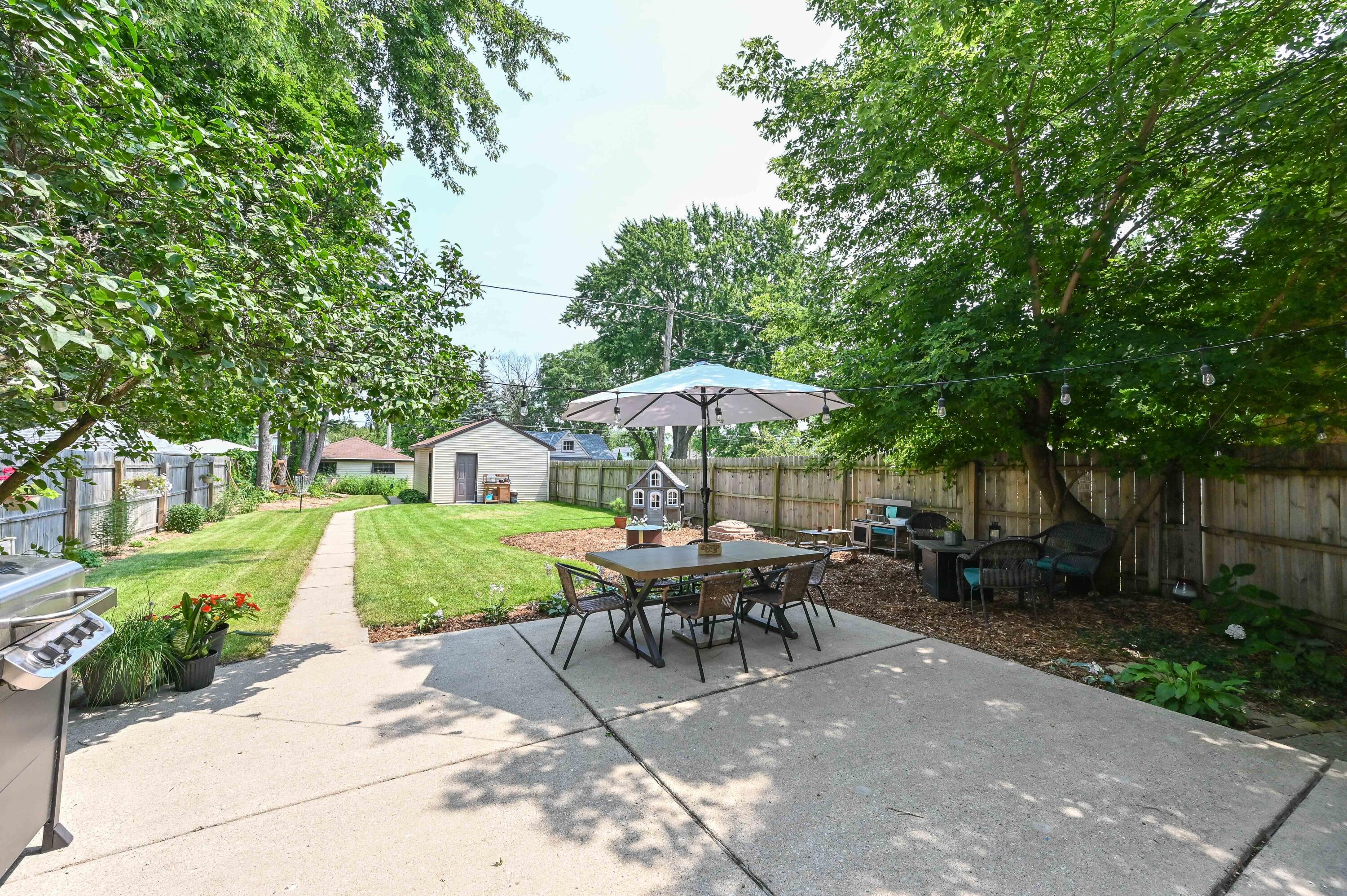 3826 S Austin St