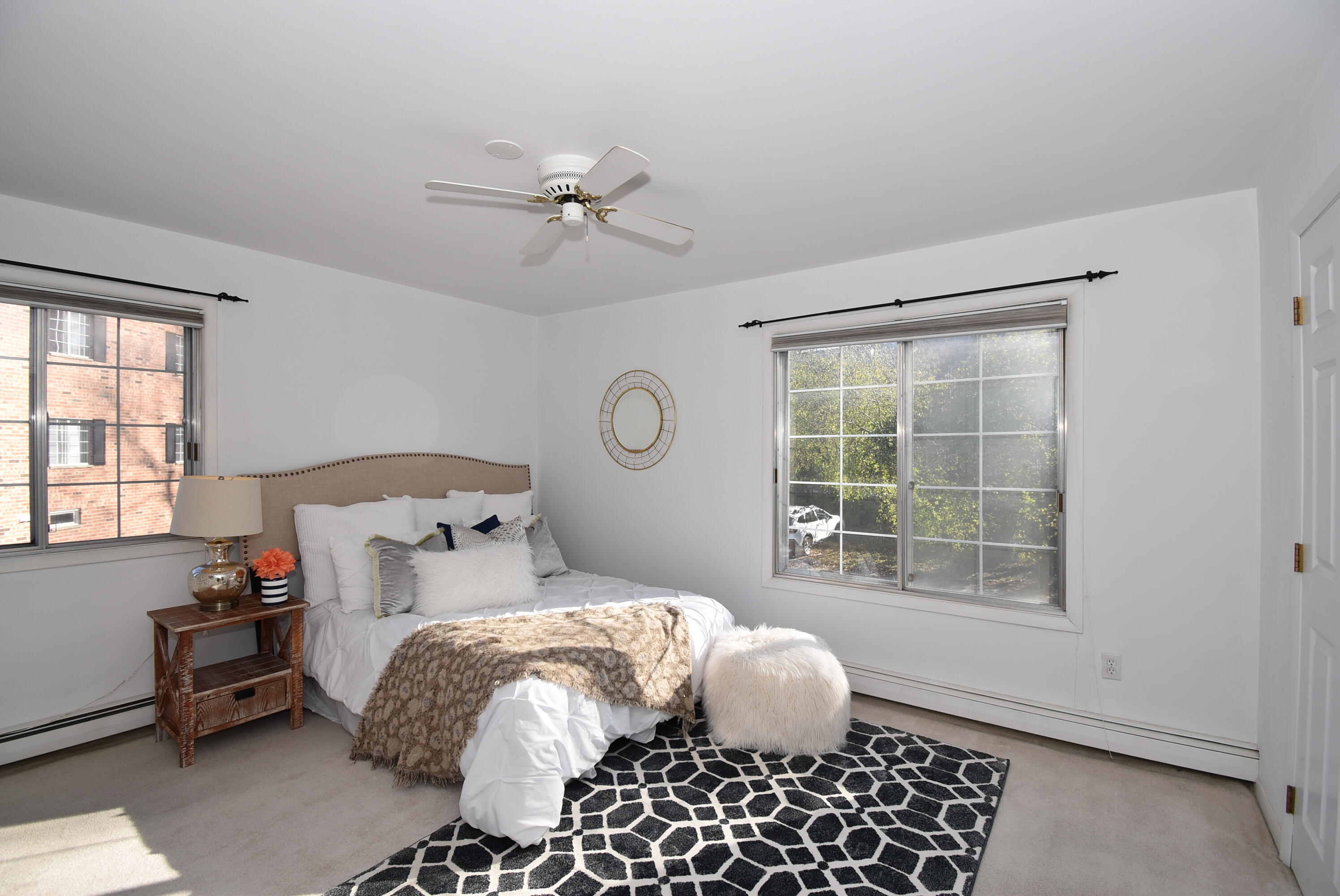 141 N Linden Ln 3