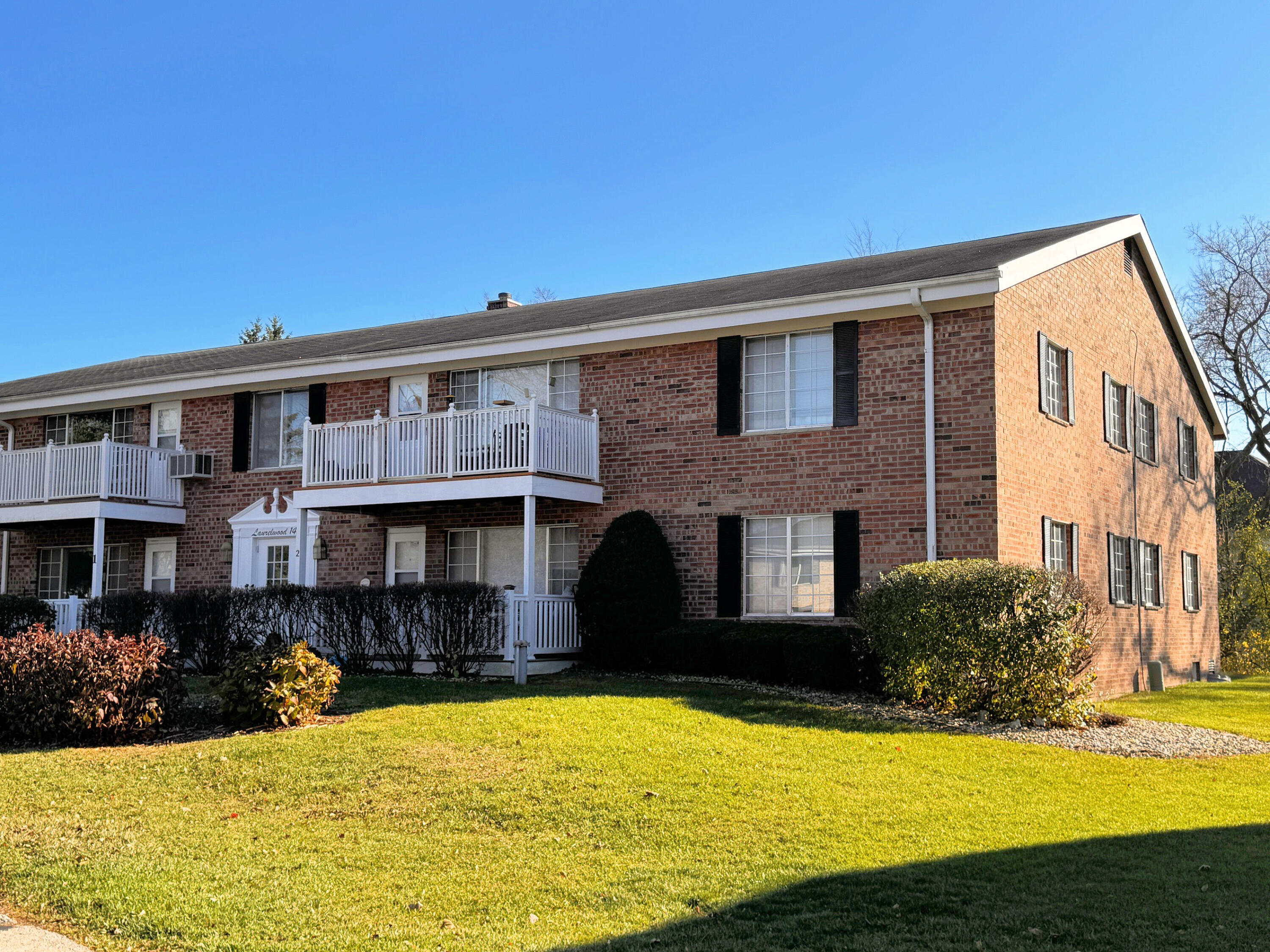 141 N Linden Ln 3