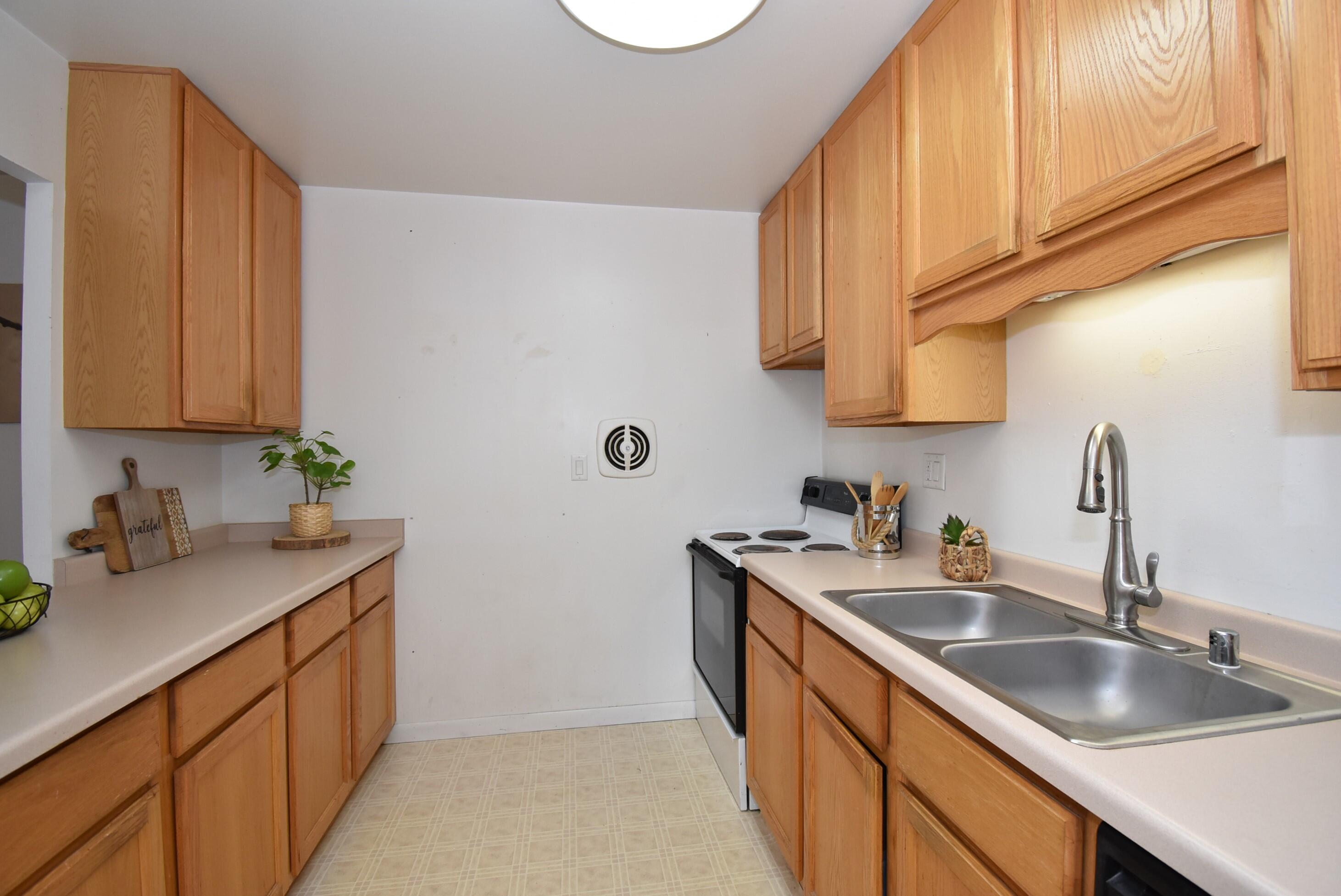 141 N Linden Ln 3