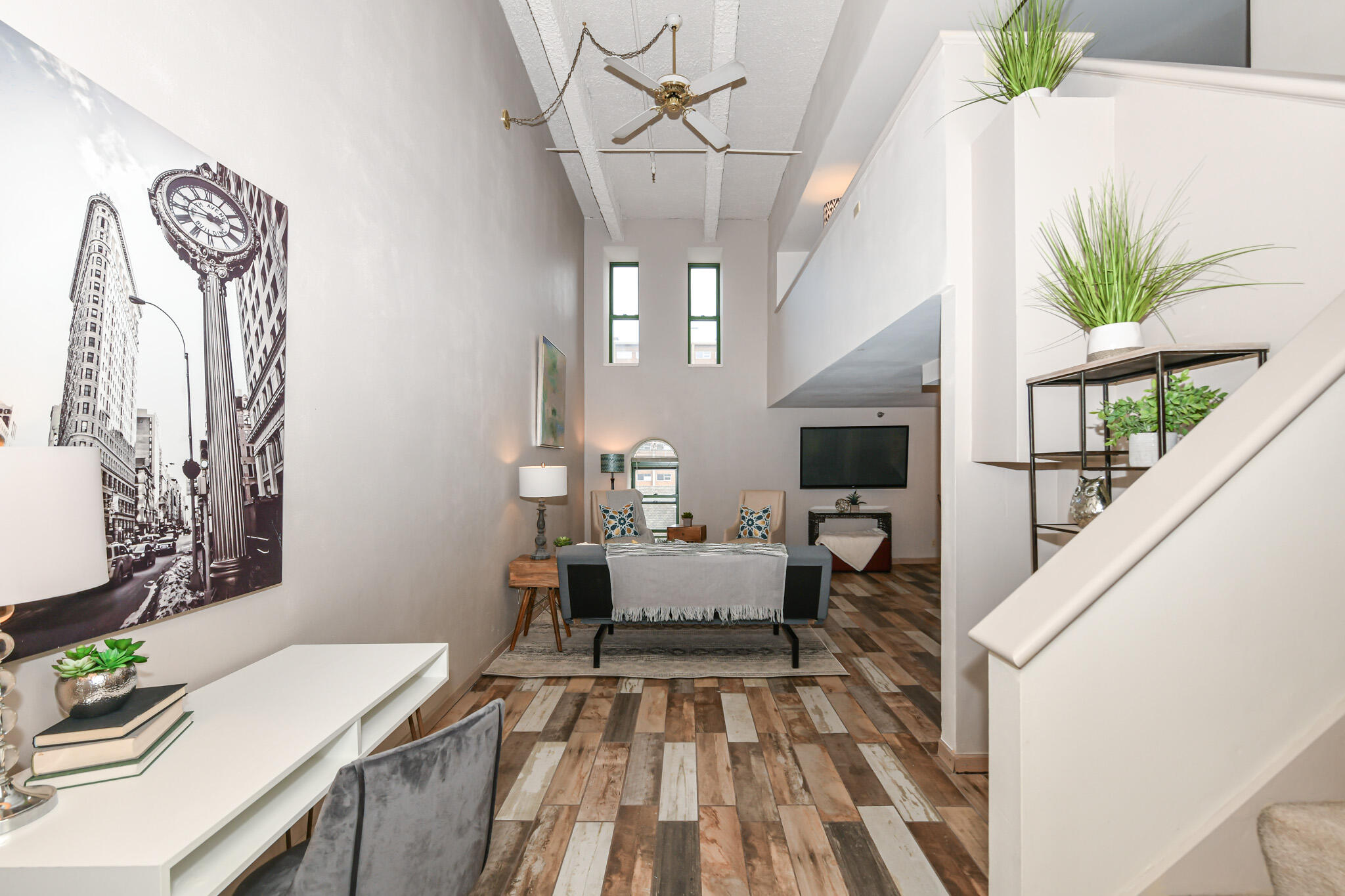 270 E Highland Ave 825