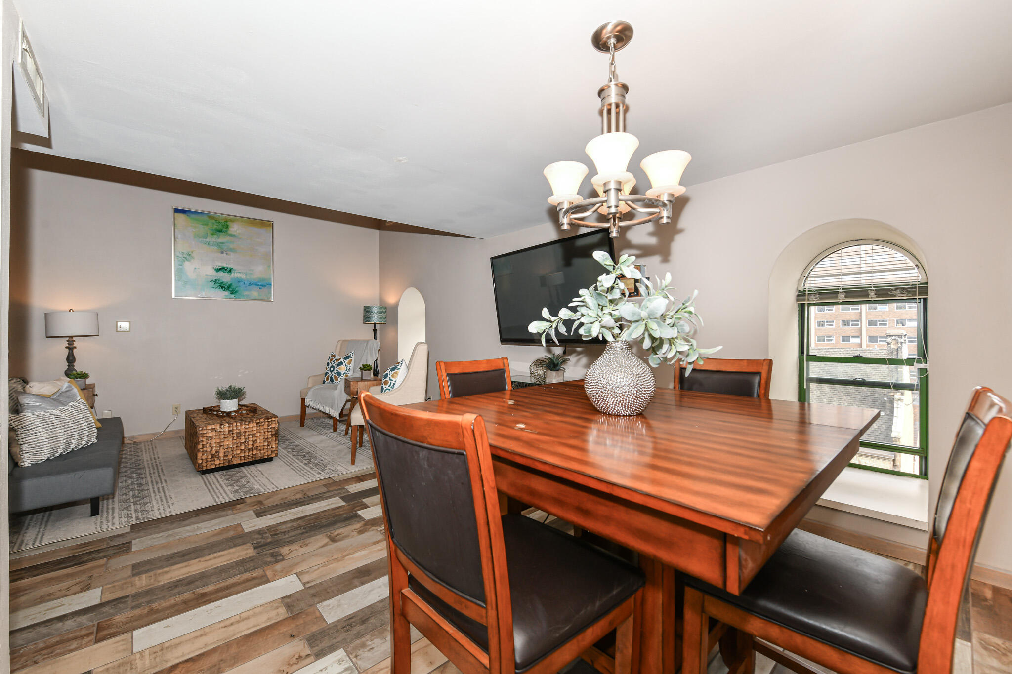 270 E Highland Ave 825