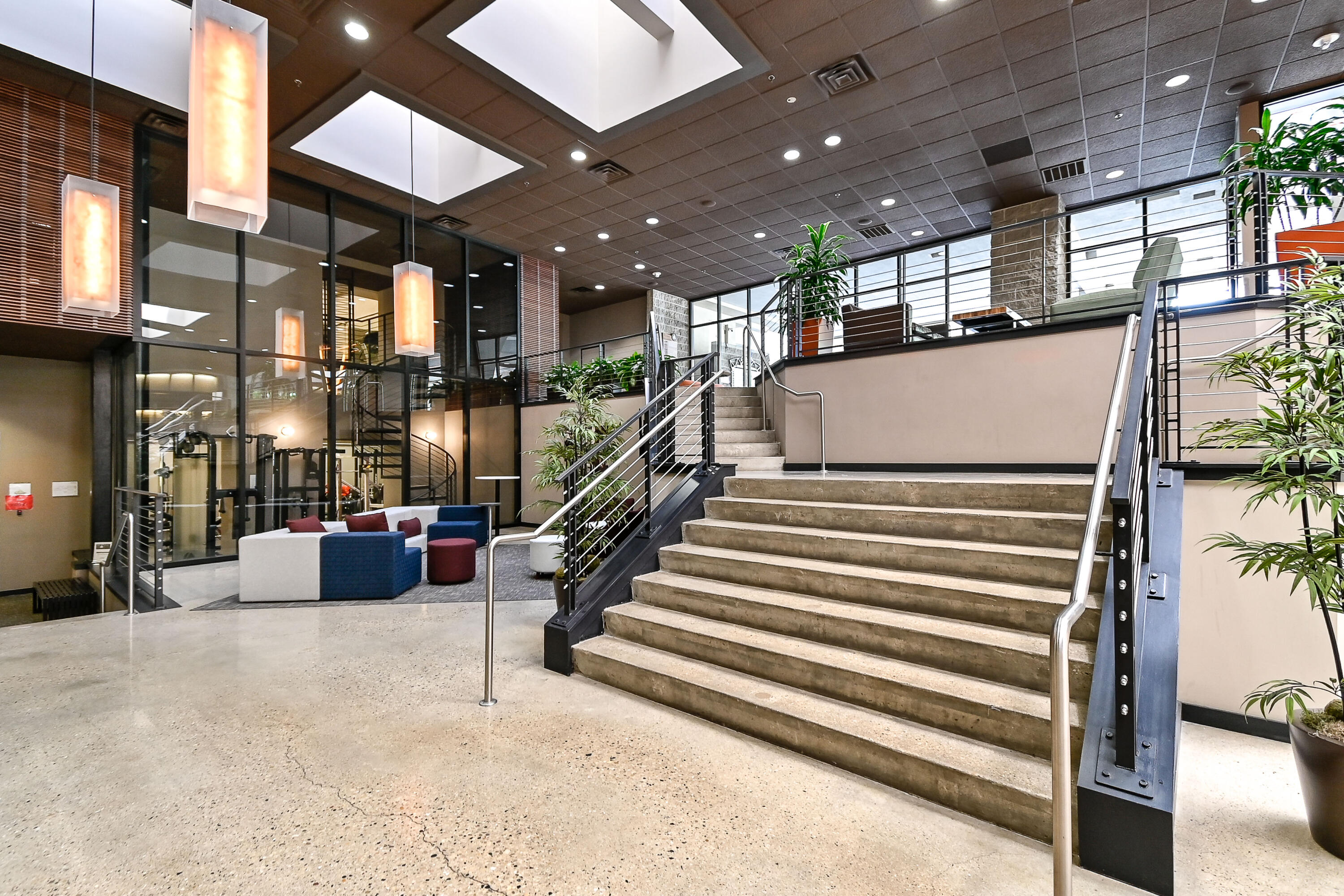 270 E Highland Ave 825